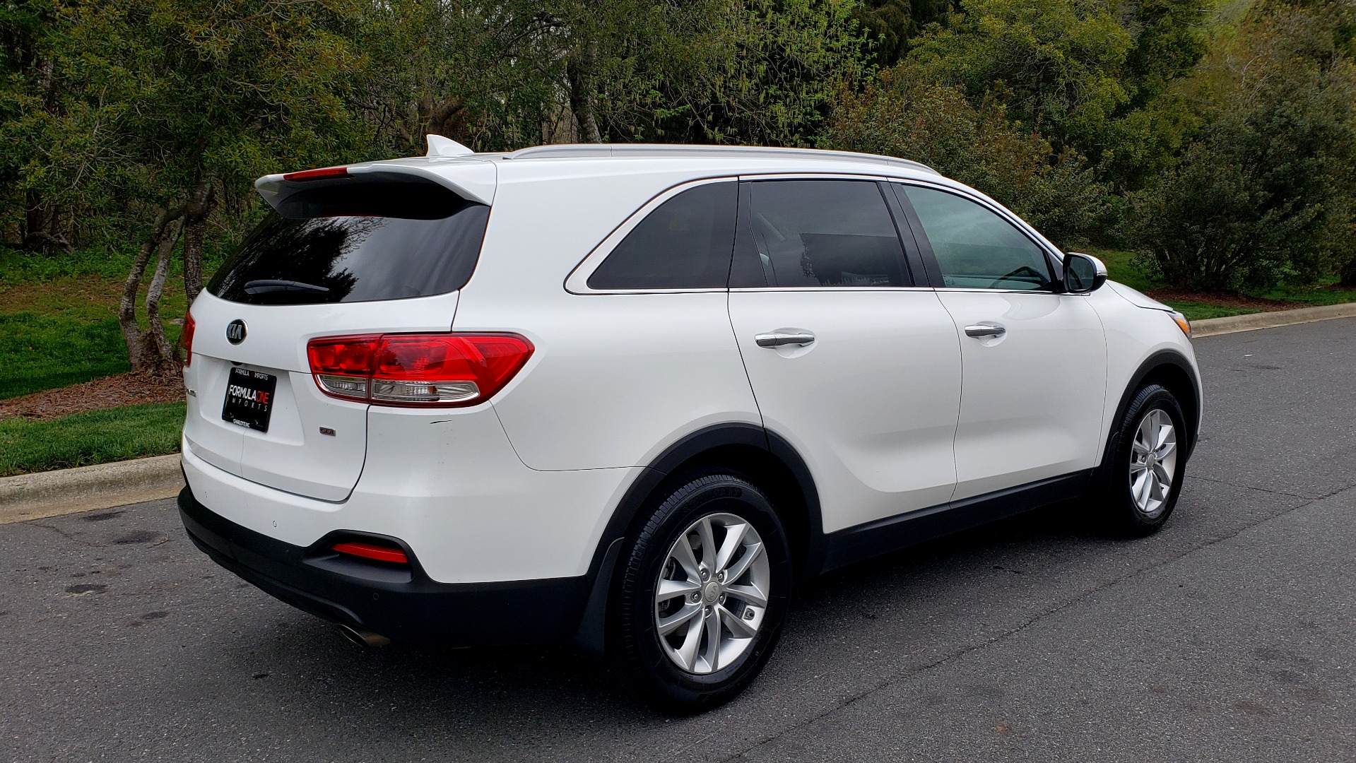Used 2017 Kia SORENTO LX CONV PKG / FWD / ADVANCED TECH / 3-ROW for sale Sold at Formula Imports in Charlotte NC 28227 6