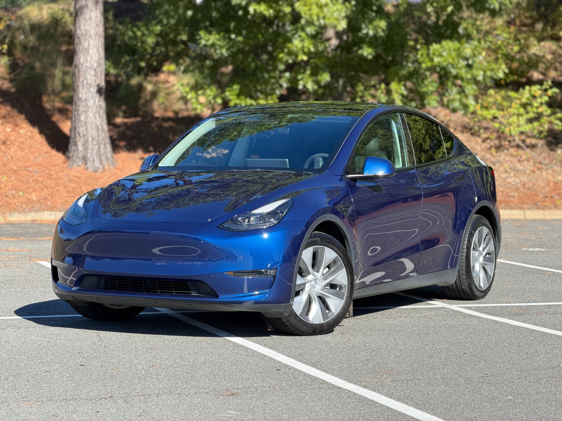 Used 2023 Tesla Model Y Long Range AWD DEEP BLUE METALLIC / FSD COMPUTER 3 for sale $35,900 at Formula Imports in Charlotte NC 28227 1