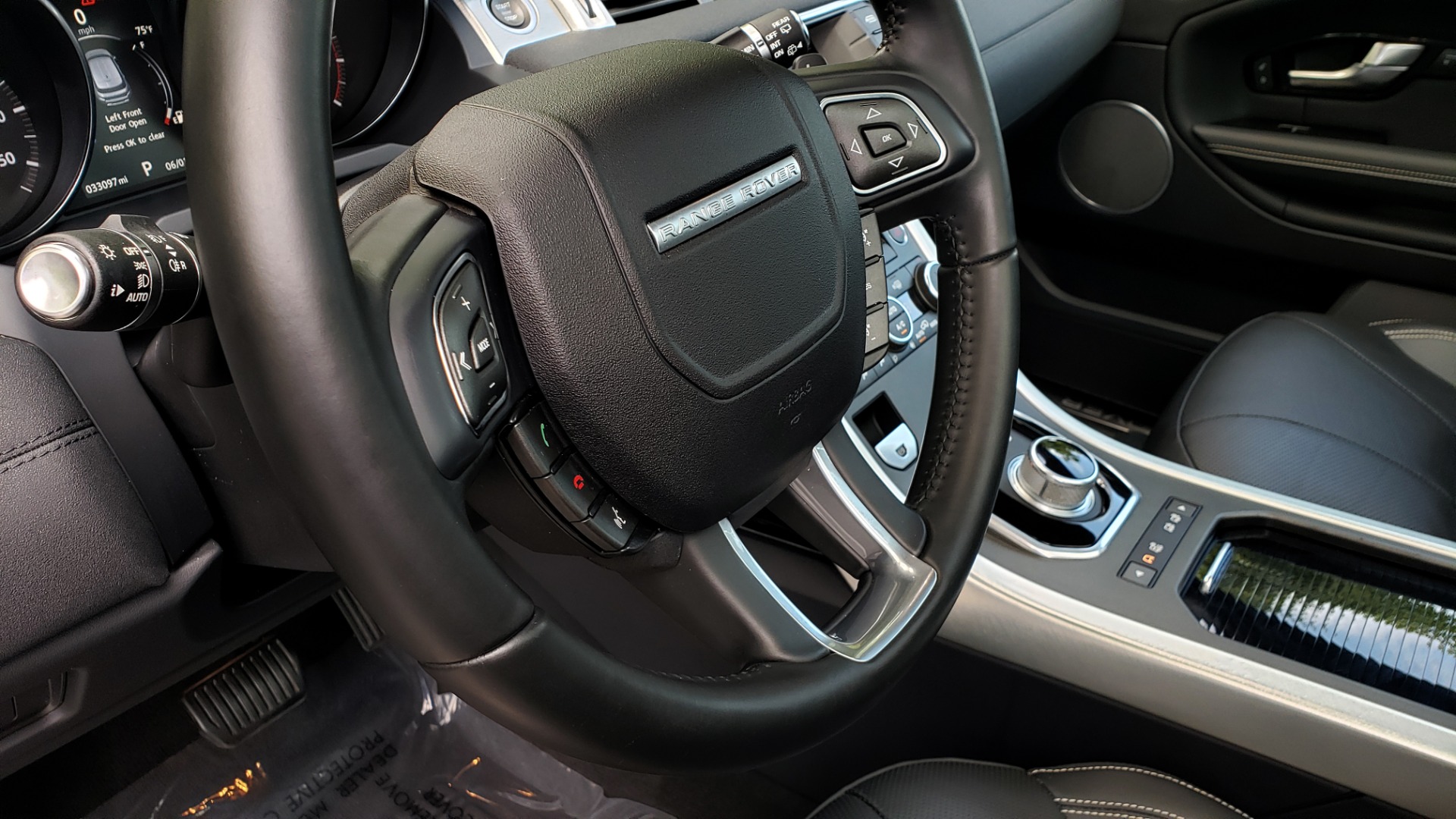 Used 2016 Land Rover RANGE ROVER EVOQUE HSE / AWD / NAV / MERIDIAN / PANO-ROOF / REARVIEW for sale Sold at Formula Imports in Charlotte NC 28227 39