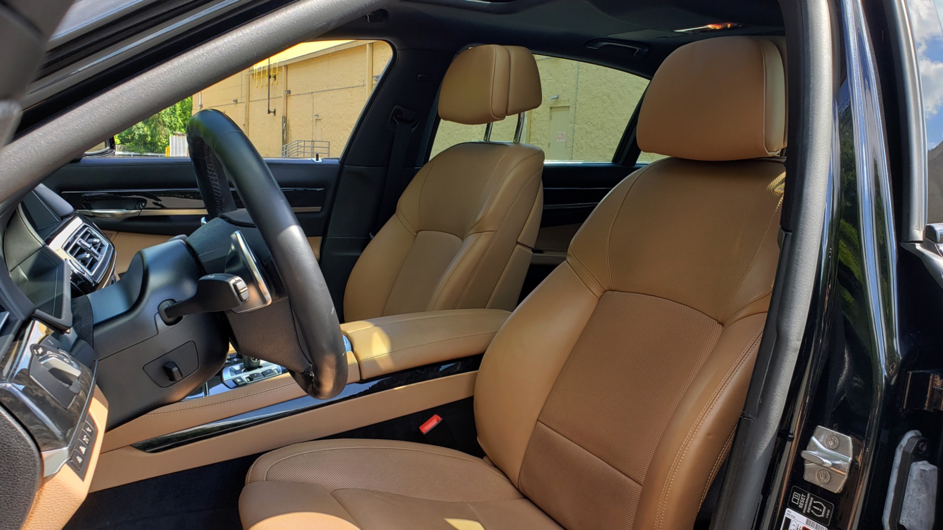 Used 2014 BMW 7 SERIES 750LI M-SPORT / EXEC PKG / DRVR ASST / LIGHTING / NAV / SUNROOF for sale Sold at Formula Imports in Charlotte NC 28227 31
