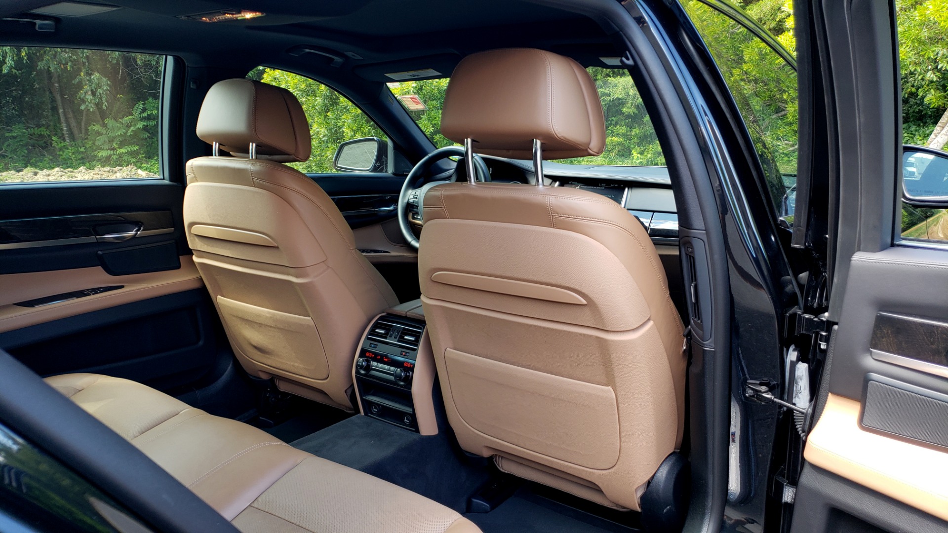 Used 2014 BMW 7 SERIES 750LI M-SPORT / EXEC PKG / DRVR ASST / LIGHTING / NAV / SUNROOF for sale Sold at Formula Imports in Charlotte NC 28227 73