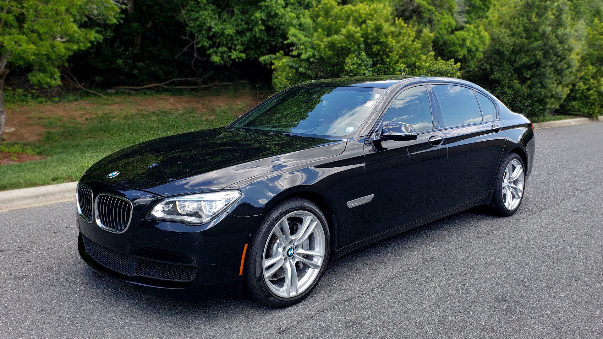 Used 2014 BMW 7 SERIES 750LI M-SPORT / EXEC PKG / DRVR ASST / LIGHTING / NAV / SUNROOF for sale Sold at Formula Imports in Charlotte NC 28227 1