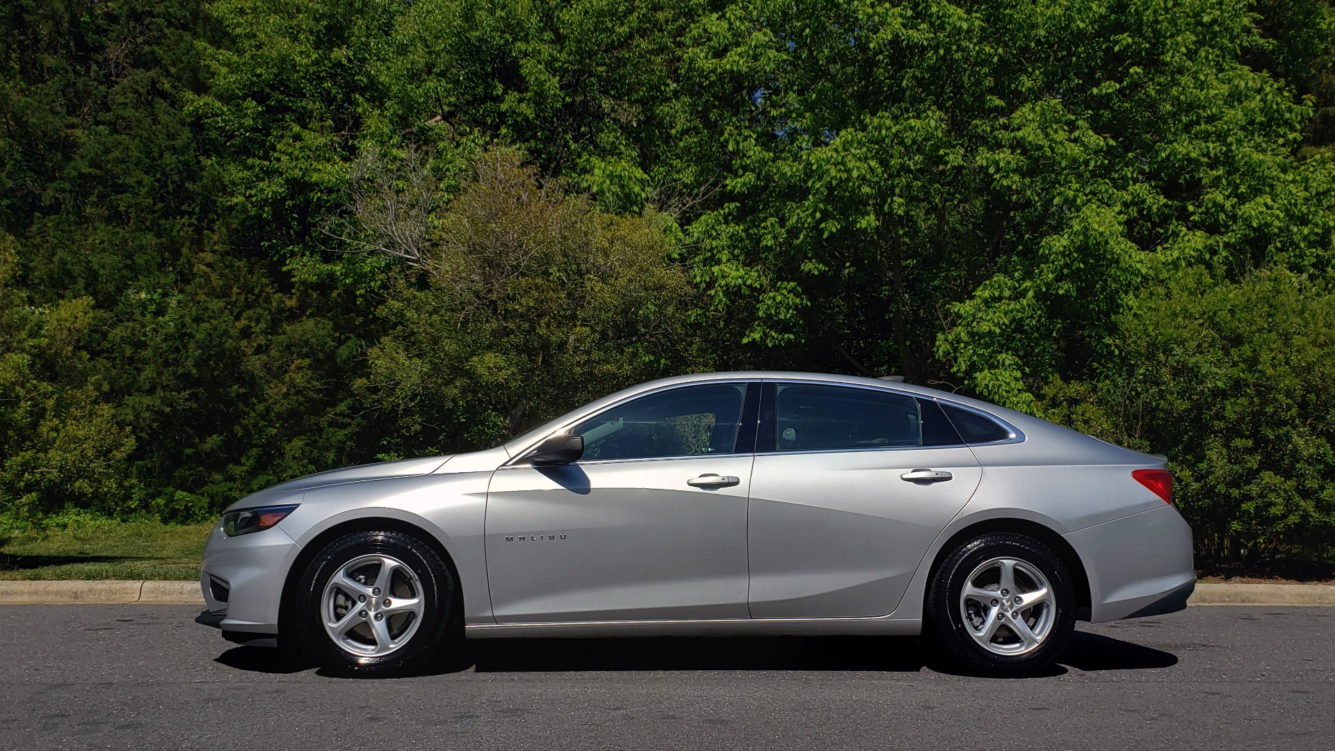 Used 2017 Chevrolet MALIBU 1LS / 4-CYL / AUTO / REMOTE START / REARVIEW CAMERA for sale Sold at Formula Imports in Charlotte NC 28227 2