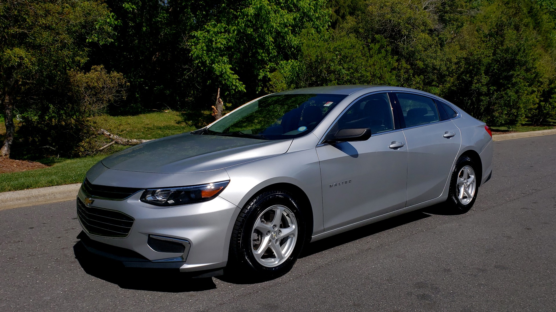 Used 2017 Chevrolet MALIBU 1LS / 4-CYL / AUTO / REMOTE START / REARVIEW CAMERA for sale Sold at Formula Imports in Charlotte NC 28227 1