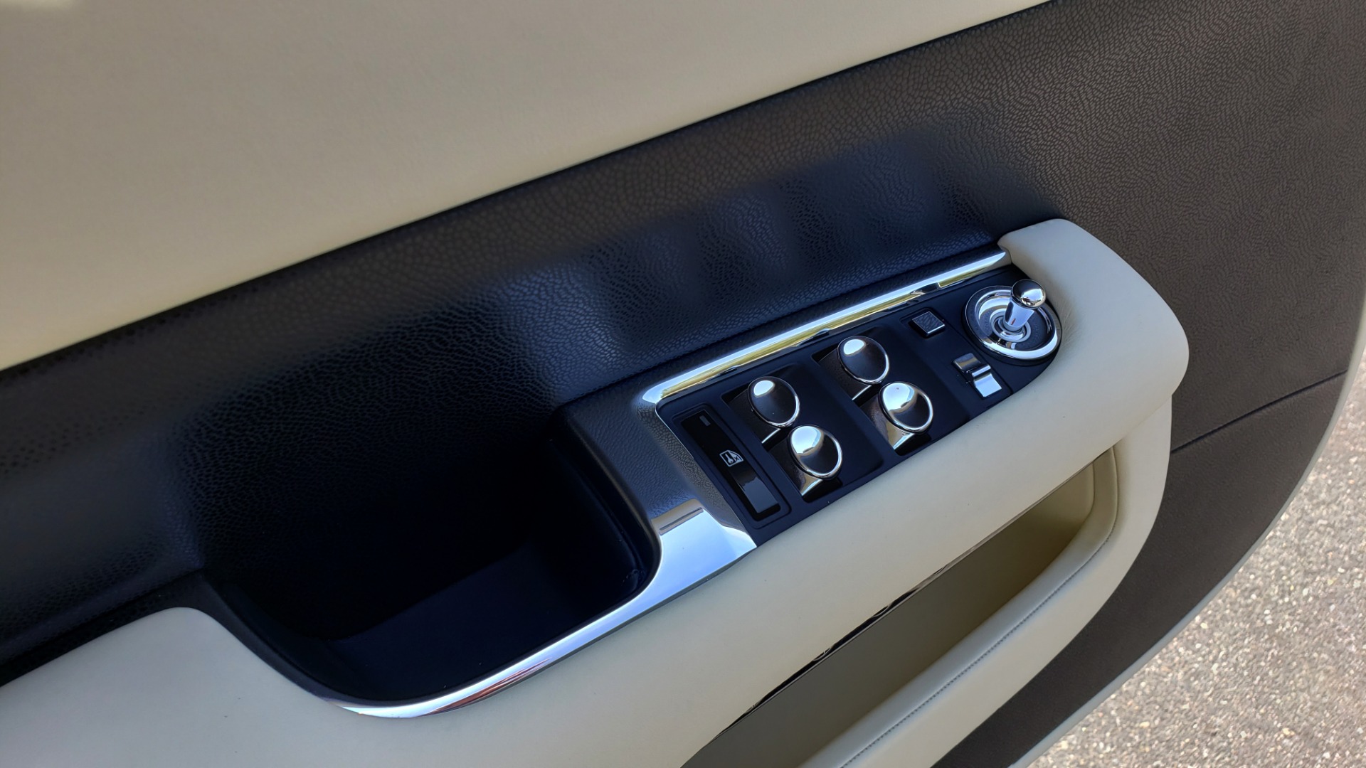 Used 2015 Rolls-Royce Wraith for sale $158,995 at Formula Imports in Charlotte NC 28227 15