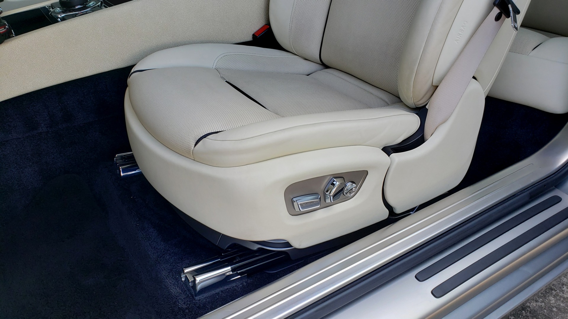 Used 2015 Rolls-Royce Wraith for sale Sold at Formula Imports in Charlotte NC 28227 40
