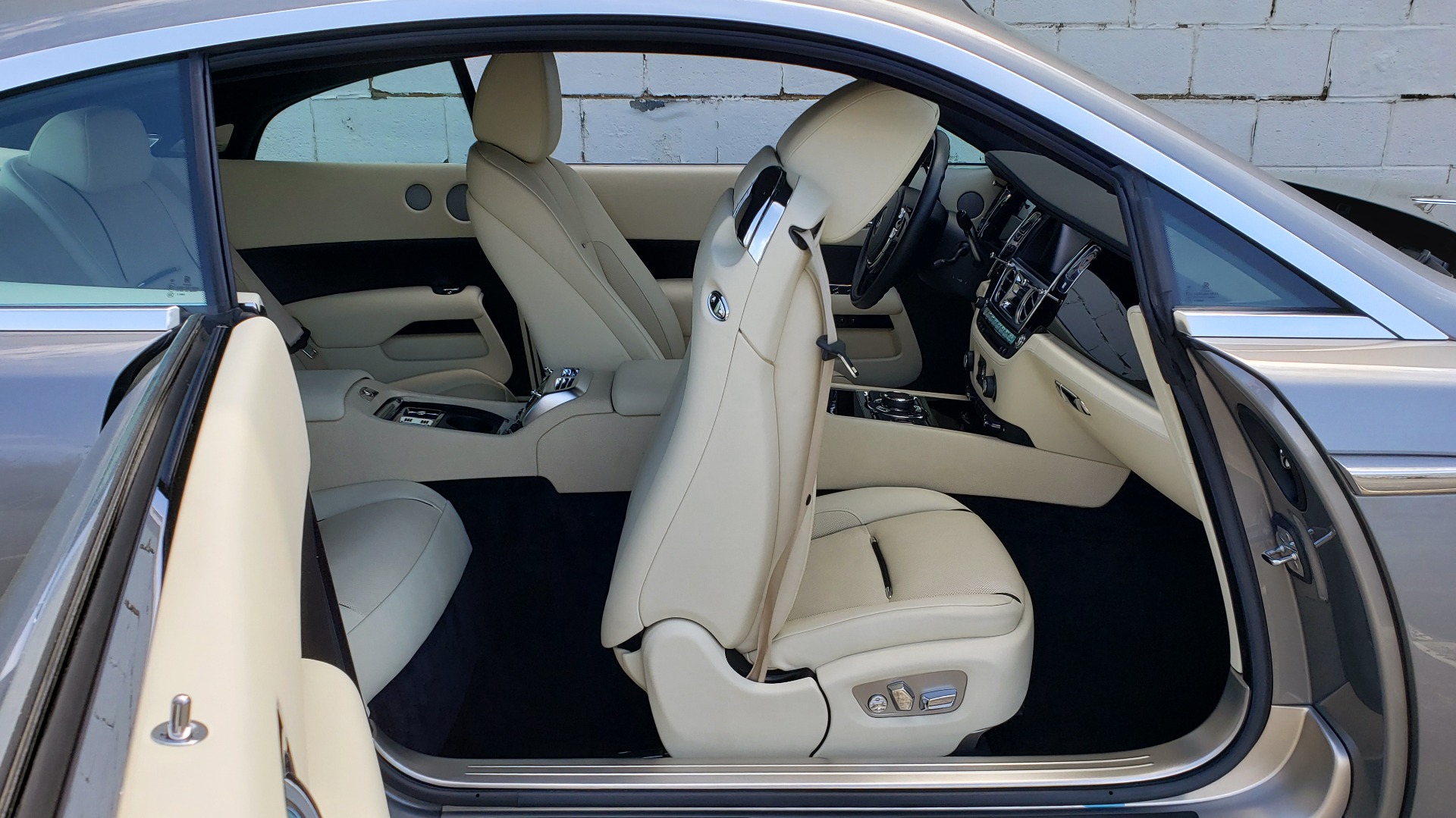 Used 2015 Rolls-Royce Wraith for sale Sold at Formula Imports in Charlotte NC 28227 96