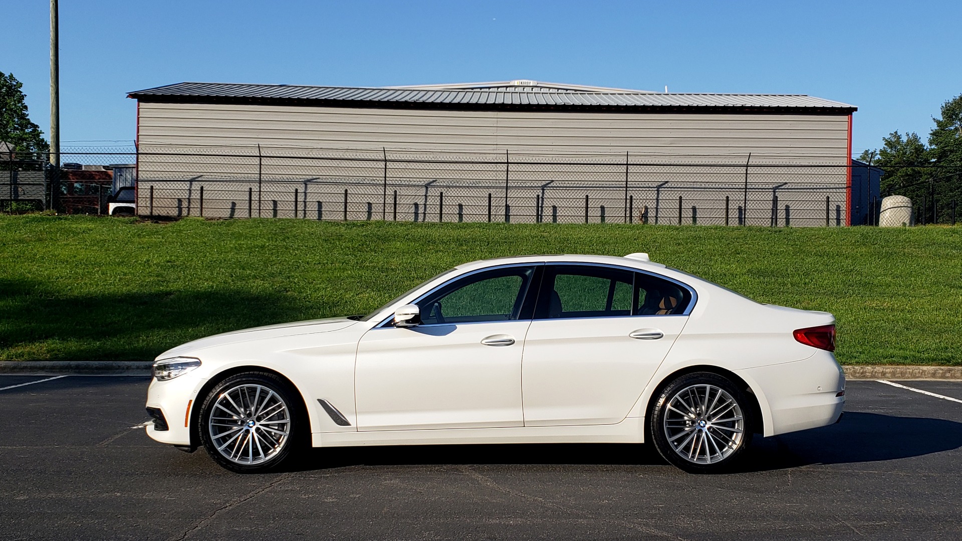 Used 2017 BMW 5 SERIES 540I XDRIVE PREMIUM / DRVR ASST PLUS / CLD WTHR / APPLE CAR PLAY for sale Sold at Formula Imports in Charlotte NC 28227 2