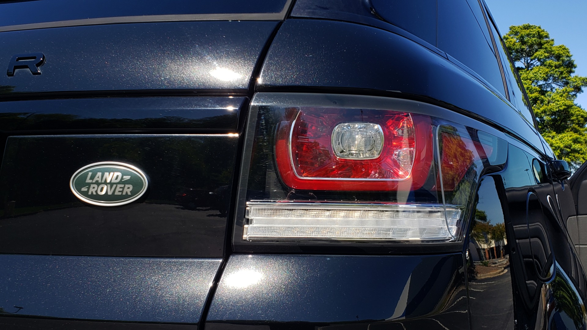 Used 2016 Land Rover RANGE ROVER SPORT SC V6 HSE HST / NAV / PANO-ROOF / MERIDIAN / REARVIEW for sale Sold at Formula Imports in Charlotte NC 28227 19