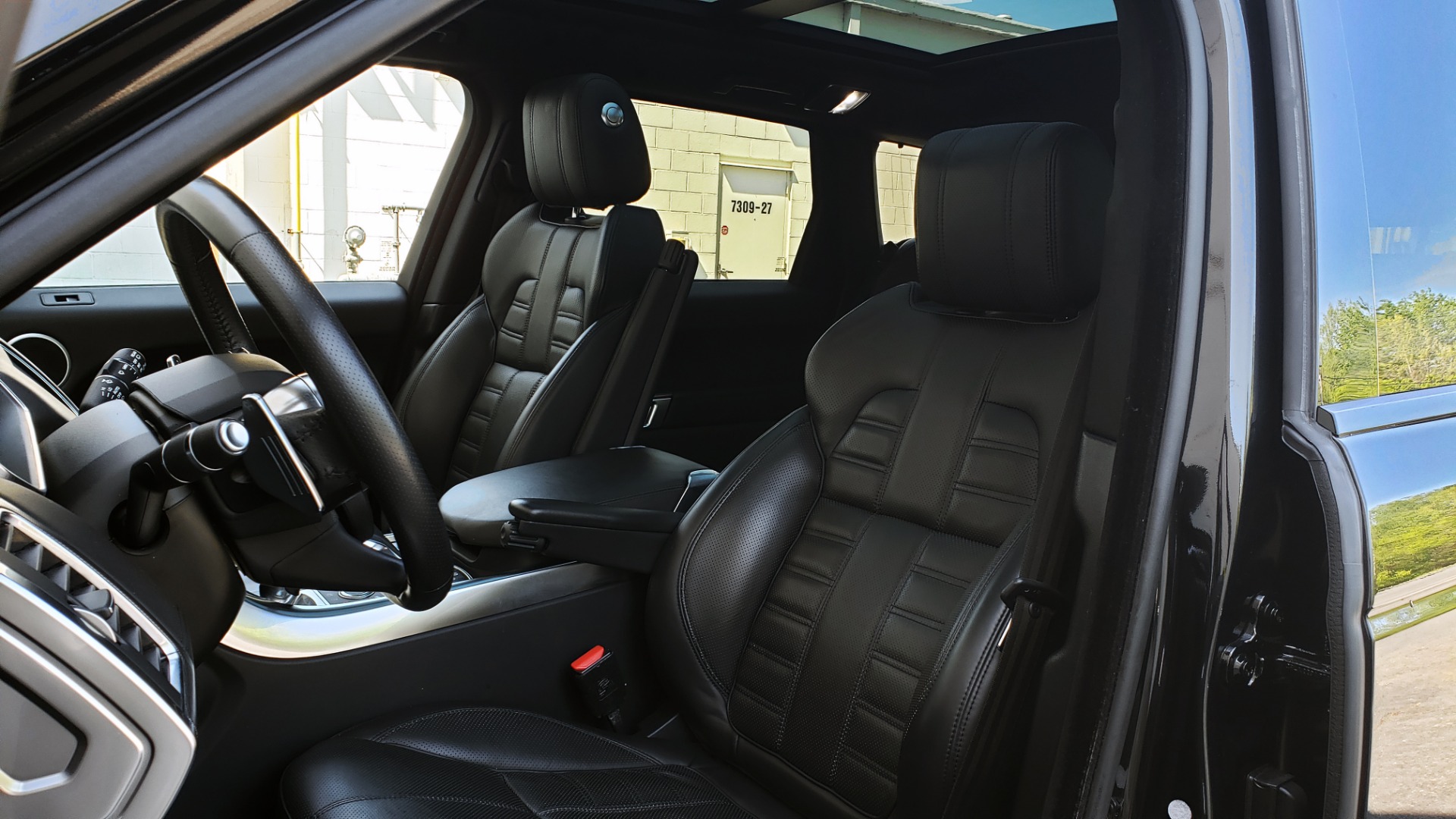 Used 2016 Land Rover RANGE ROVER SPORT SC V6 HSE HST / NAV / PANO-ROOF / MERIDIAN / REARVIEW for sale Sold at Formula Imports in Charlotte NC 28227 34