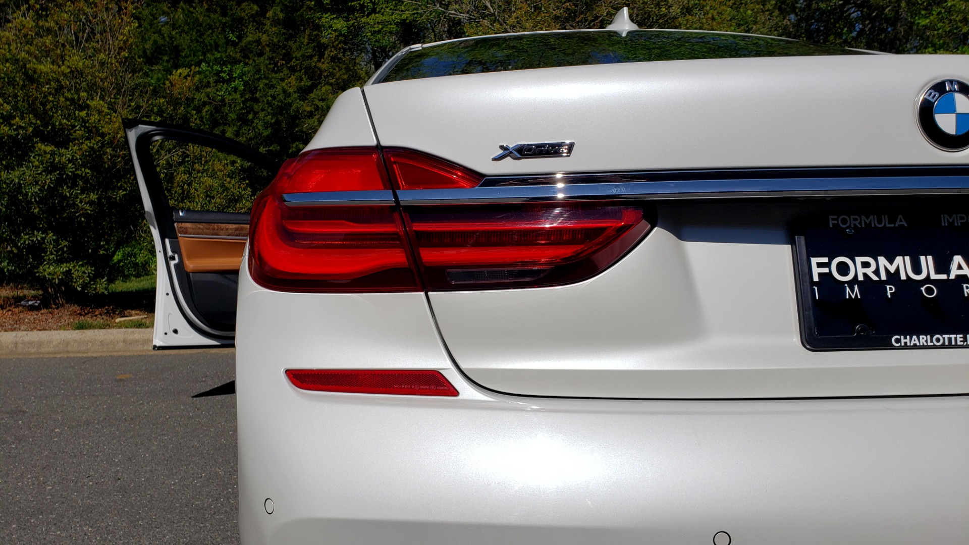 Used 2017 BMW 7 SERIES 750I XDRIVE / M-SPORT / EXEC PKG / DRVR ASST PLUS II / CLD WTHR for sale Sold at Formula Imports in Charlotte NC 28227 24