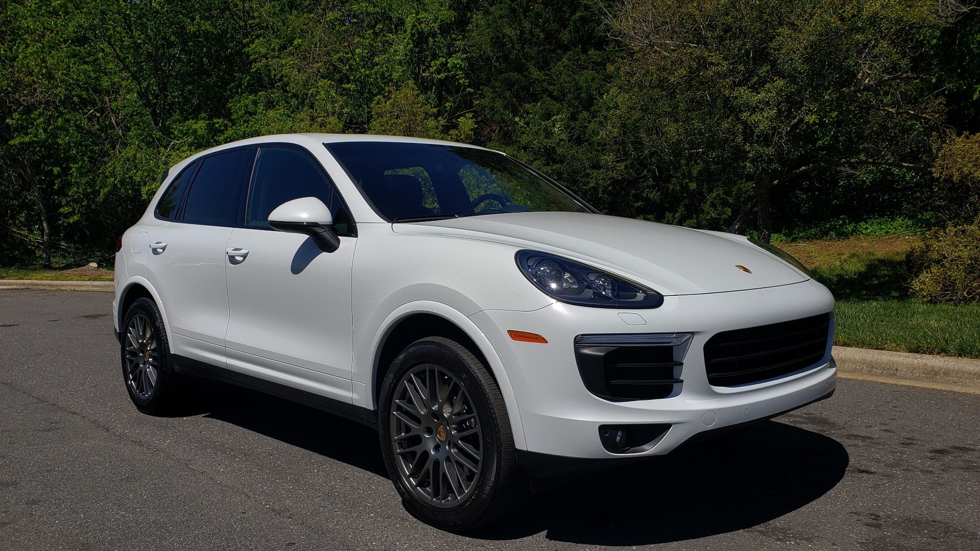 Used 2017 Porsche Cayenne Platinum Edition for sale Sold at Formula Imports in Charlotte NC 28227 10