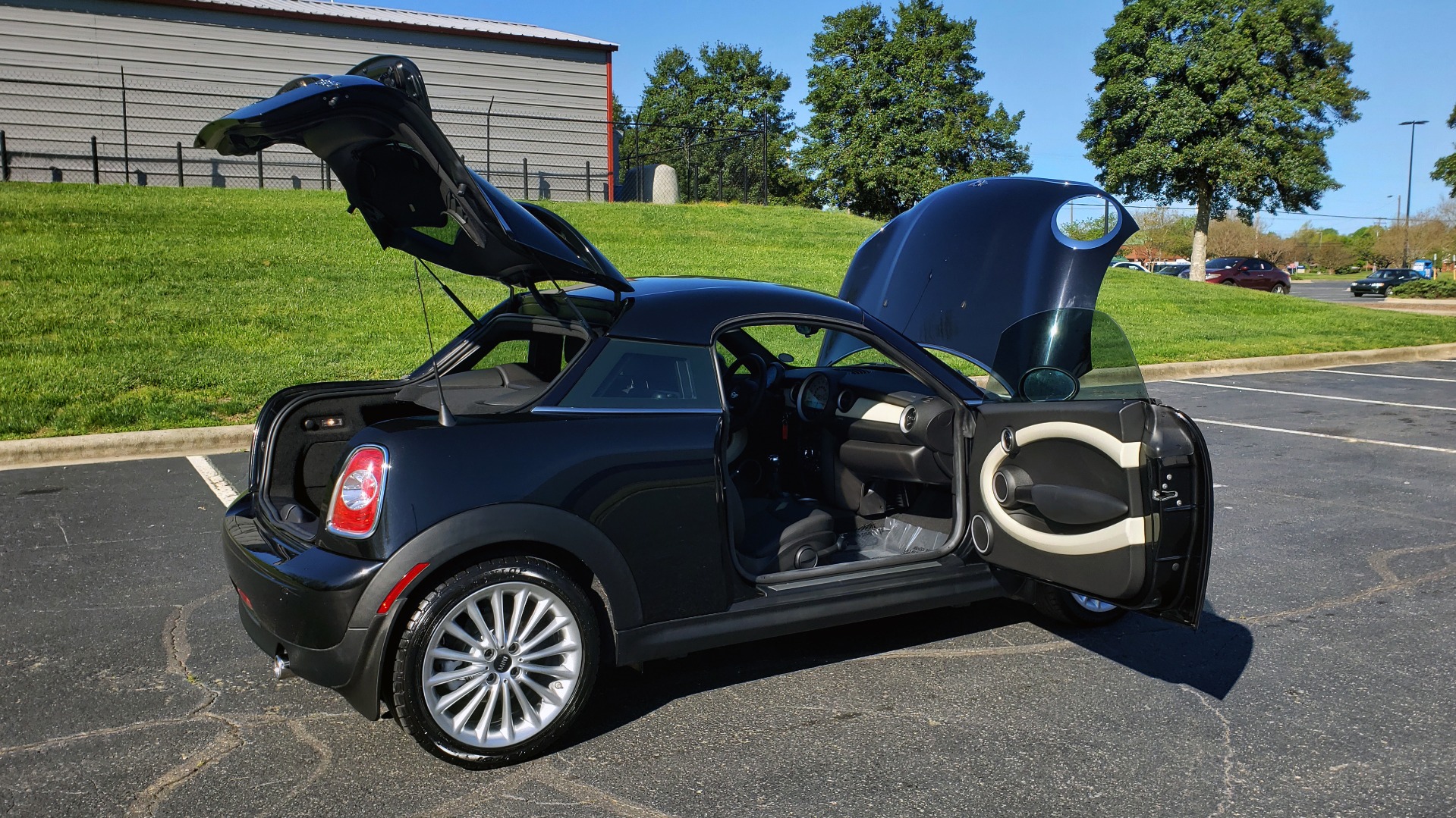 Used 2014 MINI COOPER COUPE FWD / 6-SPD MAN / 17IN WHEELS / LOW MILES for sale Sold at Formula Imports in Charlotte NC 28227 12