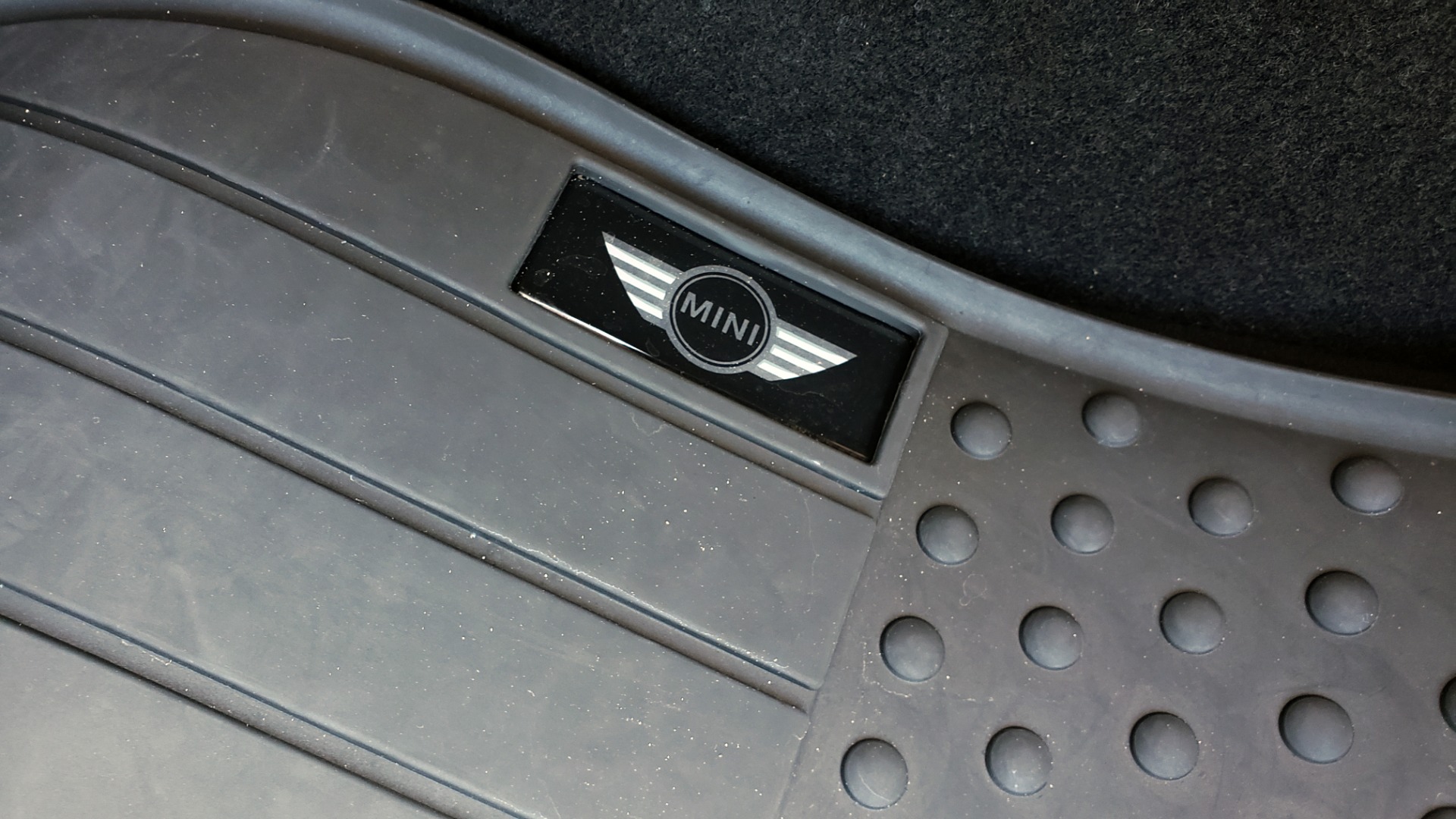 Used 2014 MINI COOPER COUPE FWD / 6-SPD MAN / 17IN WHEELS / LOW MILES for sale Sold at Formula Imports in Charlotte NC 28227 18