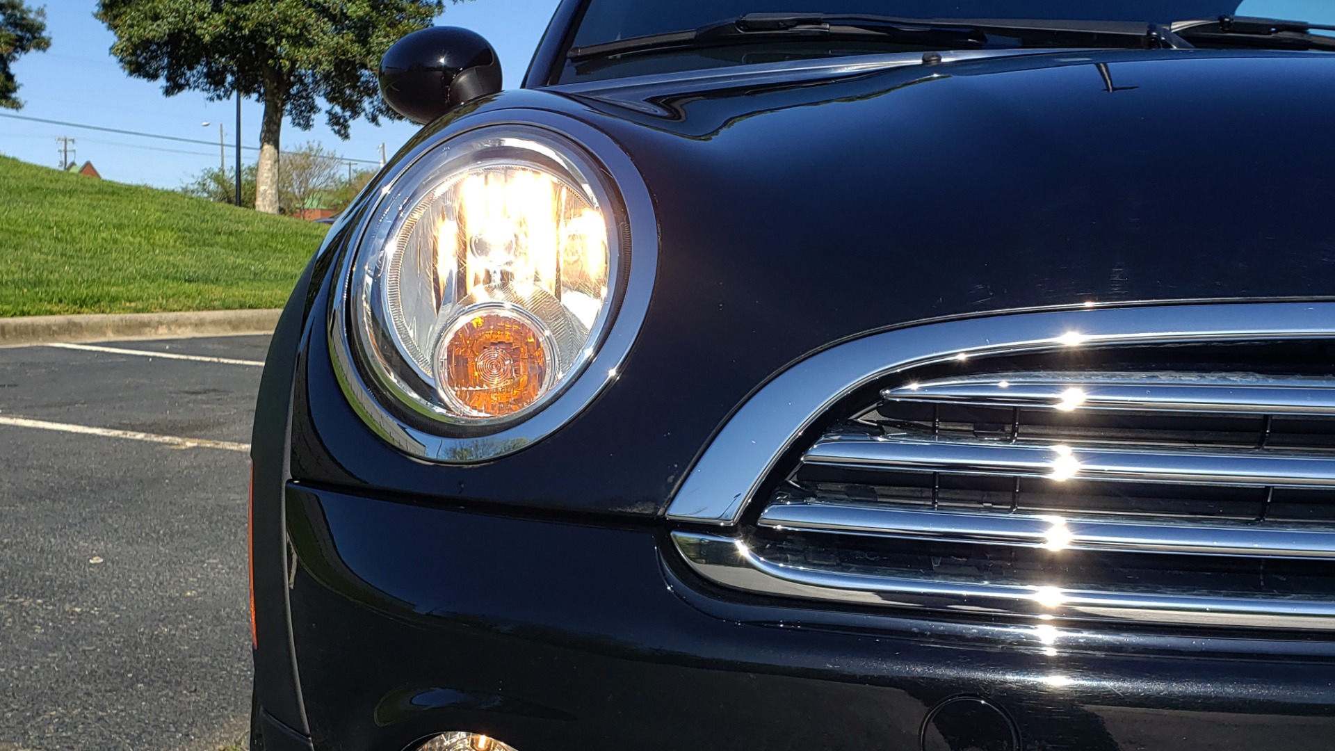 Used 2014 MINI COOPER COUPE FWD / 6-SPD MAN / 17IN WHEELS / LOW MILES for sale Sold at Formula Imports in Charlotte NC 28227 30