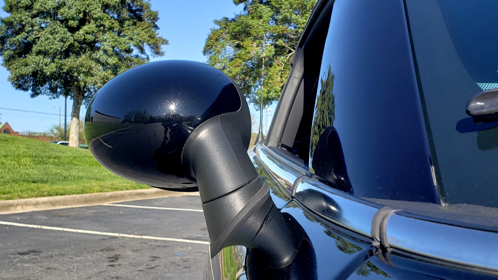 Used 2014 MINI COOPER COUPE FWD / 6-SPD MAN / 17IN WHEELS / LOW MILES for sale Sold at Formula Imports in Charlotte NC 28227 33