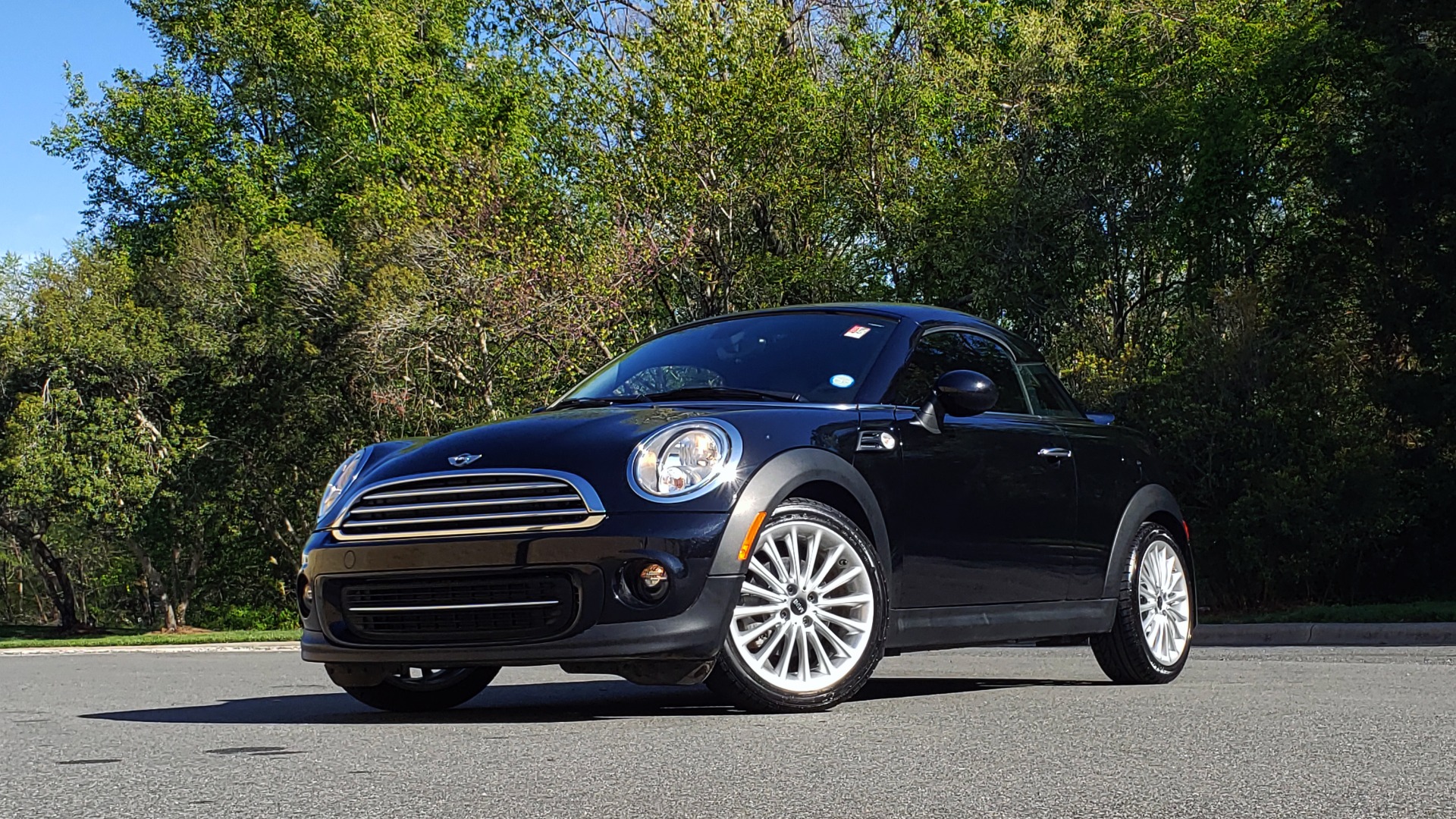 Used 2014 MINI COOPER COUPE FWD / 6-SPD MAN / 17IN WHEELS / LOW MILES for sale Sold at Formula Imports in Charlotte NC 28227 36