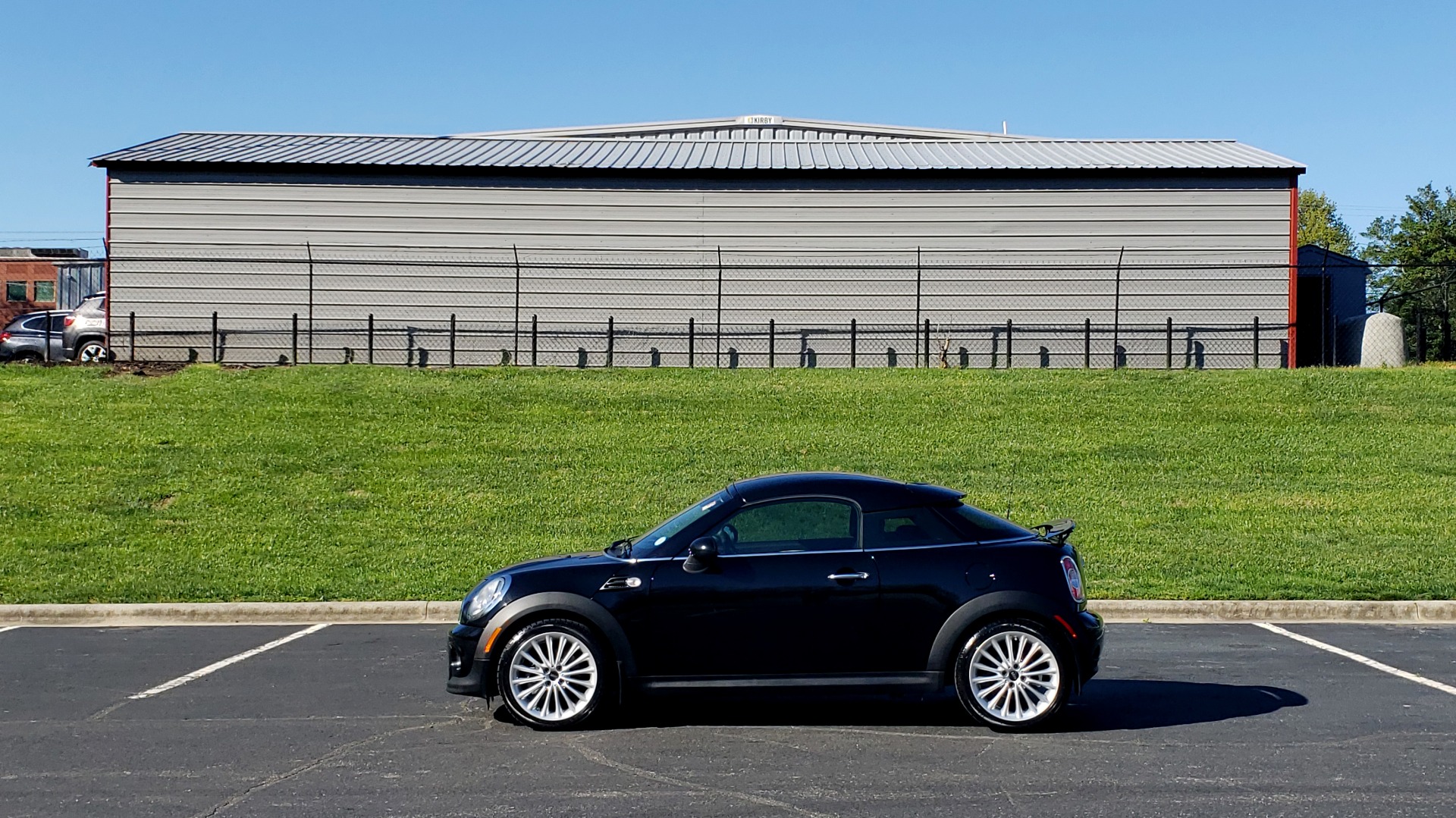Used 2014 MINI COOPER COUPE FWD / 6-SPD MAN / 17IN WHEELS / LOW MILES for sale Sold at Formula Imports in Charlotte NC 28227 4