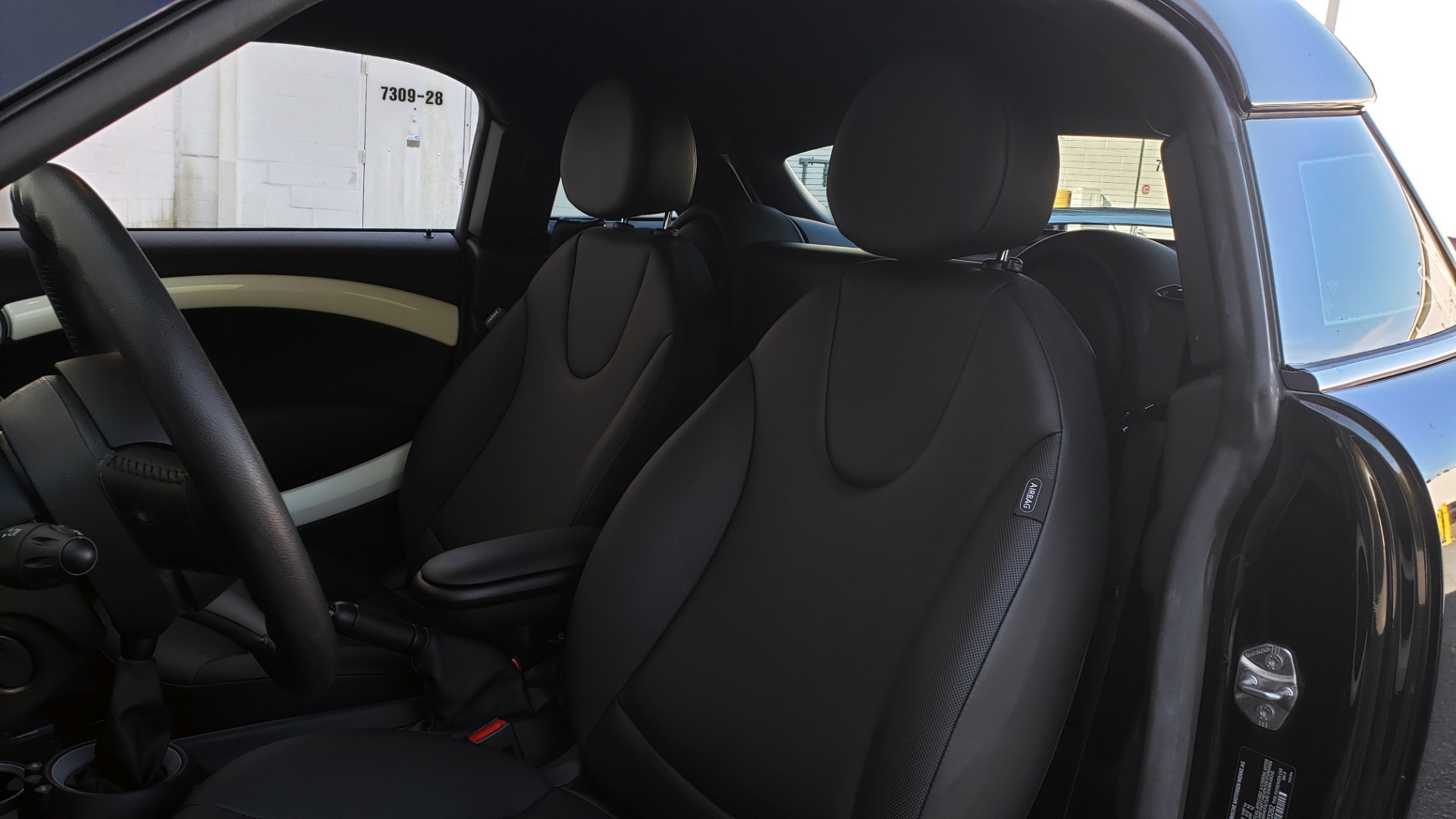 Used 2014 MINI COOPER COUPE FWD / 6-SPD MAN / 17IN WHEELS / LOW MILES for sale Sold at Formula Imports in Charlotte NC 28227 42