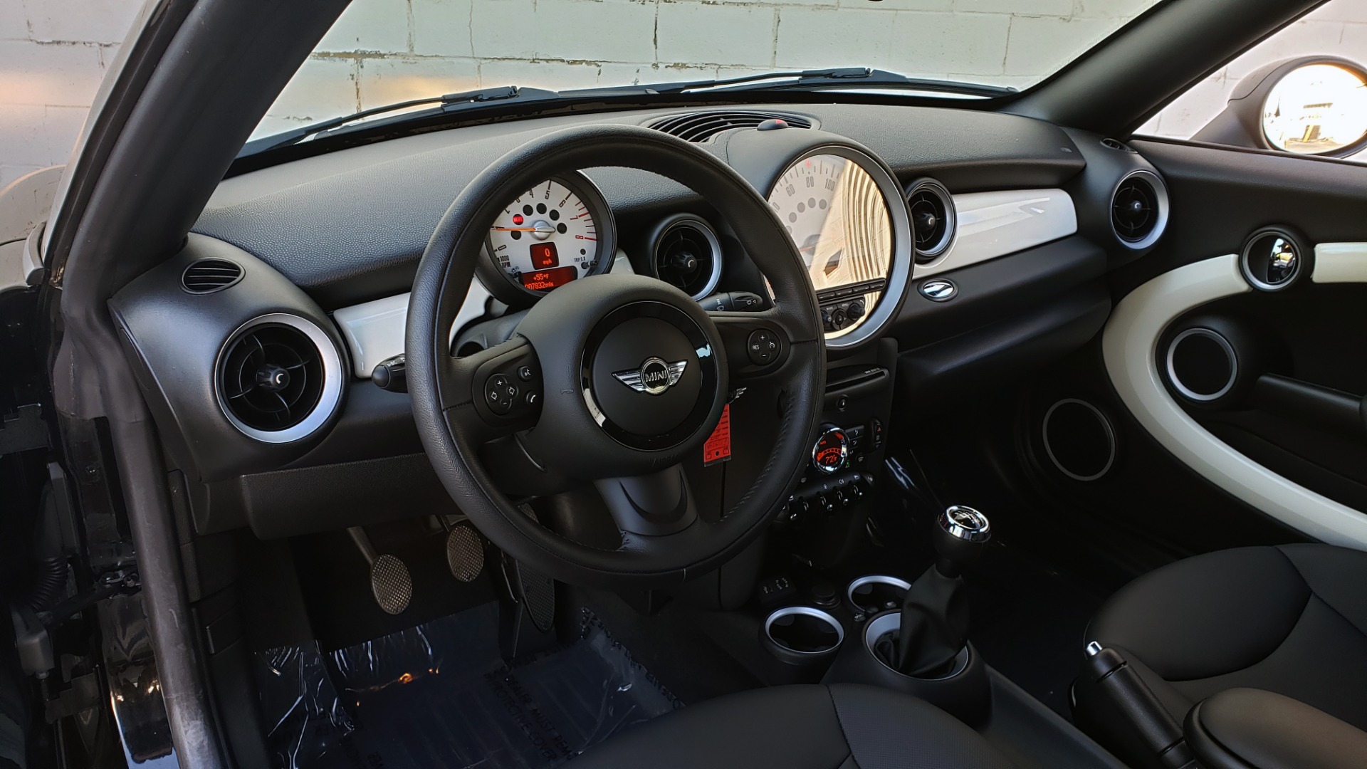 Used 2014 MINI COOPER COUPE FWD / 6-SPD MAN / 17IN WHEELS / LOW MILES for sale Sold at Formula Imports in Charlotte NC 28227 43