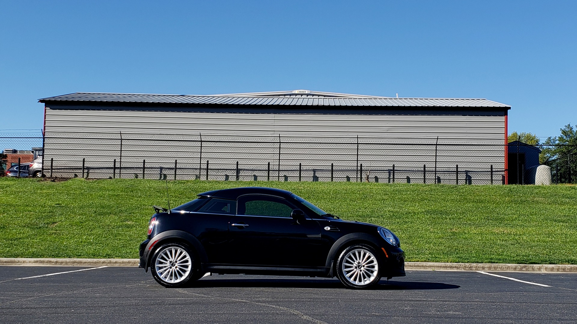 Used 2014 MINI COOPER COUPE FWD / 6-SPD MAN / 17IN WHEELS / LOW MILES for sale Sold at Formula Imports in Charlotte NC 28227 7