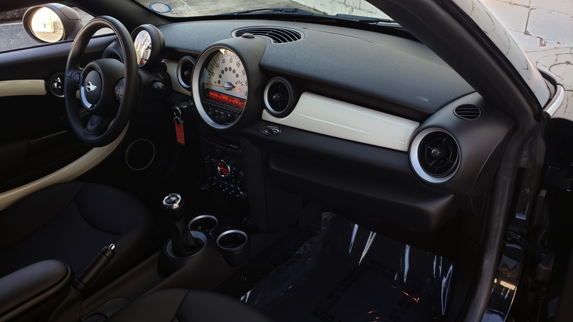 Used 2014 MINI COOPER COUPE FWD / 6-SPD MAN / 17IN WHEELS / LOW MILES for sale Sold at Formula Imports in Charlotte NC 28227 71