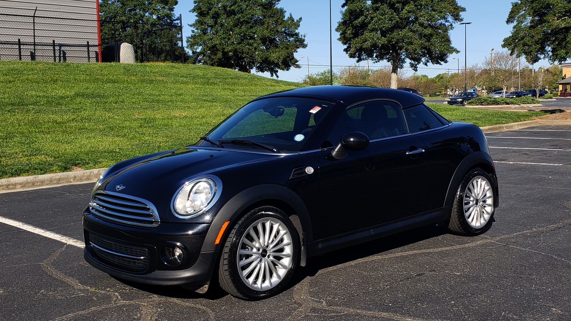 Used 2014 MINI COOPER COUPE FWD / 6-SPD MAN / 17IN WHEELS / LOW MILES for sale Sold at Formula Imports in Charlotte NC 28227 1