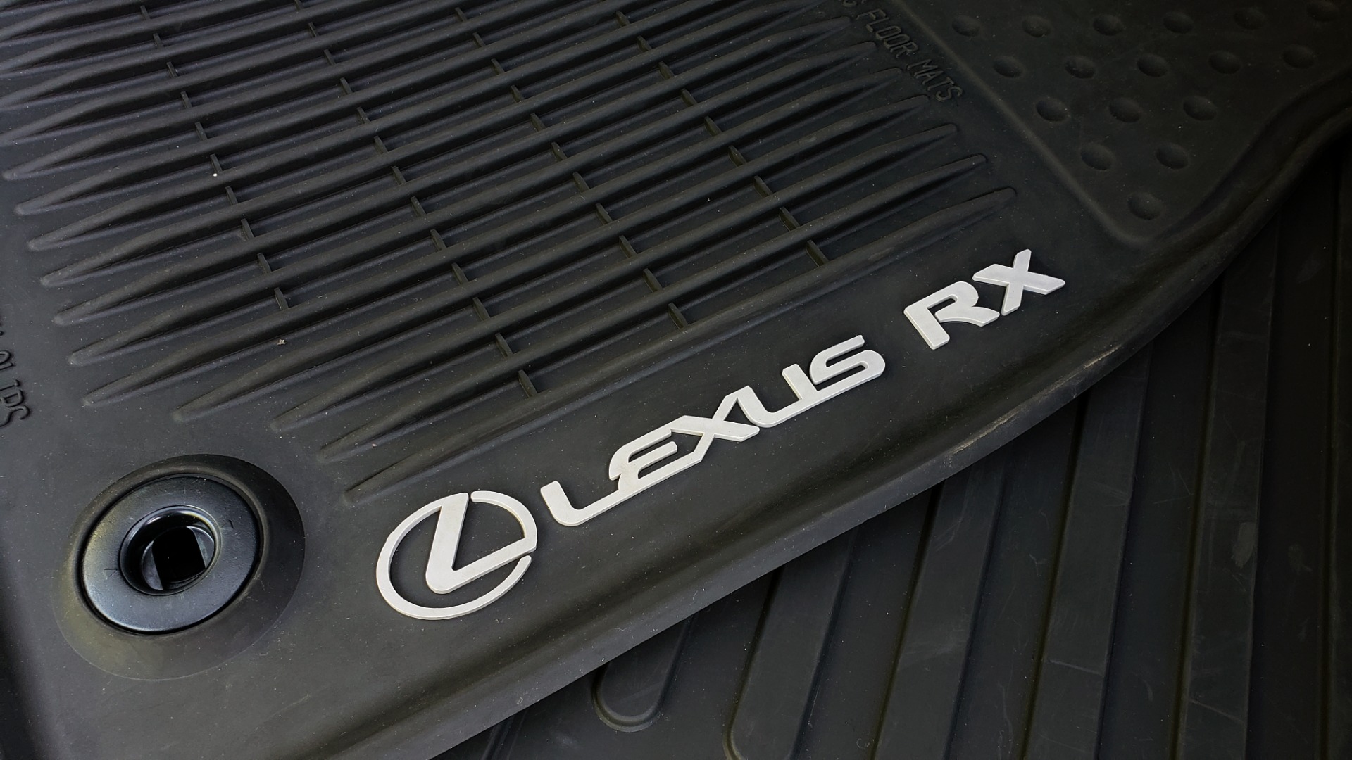Used 2016 Lexus RX 350 PREMIUM / AWD / VENT SEATS / SUNROOF / BSM for sale Sold at Formula Imports in Charlotte NC 28227 15
