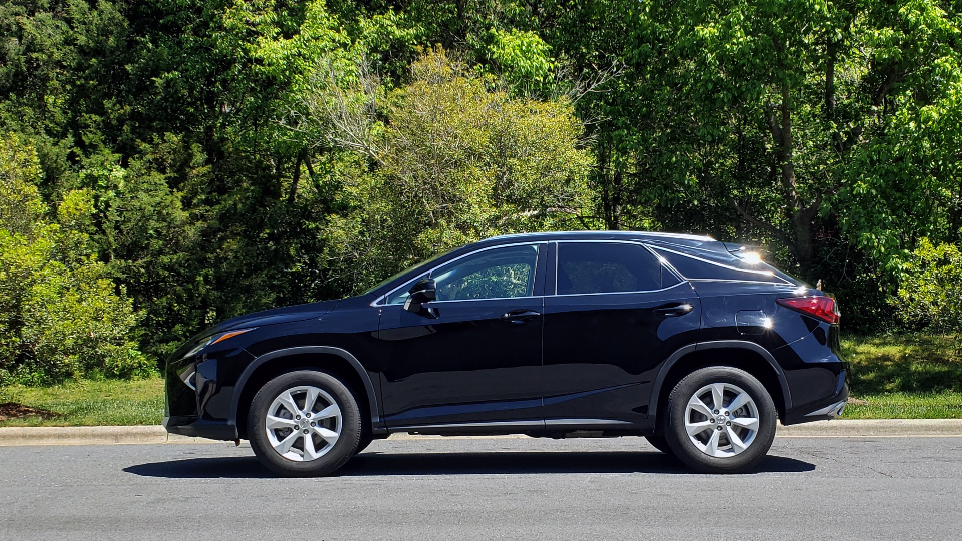Used 2016 Lexus RX 350 PREMIUM / AWD / VENT SEATS / SUNROOF / BSM for sale Sold at Formula Imports in Charlotte NC 28227 2