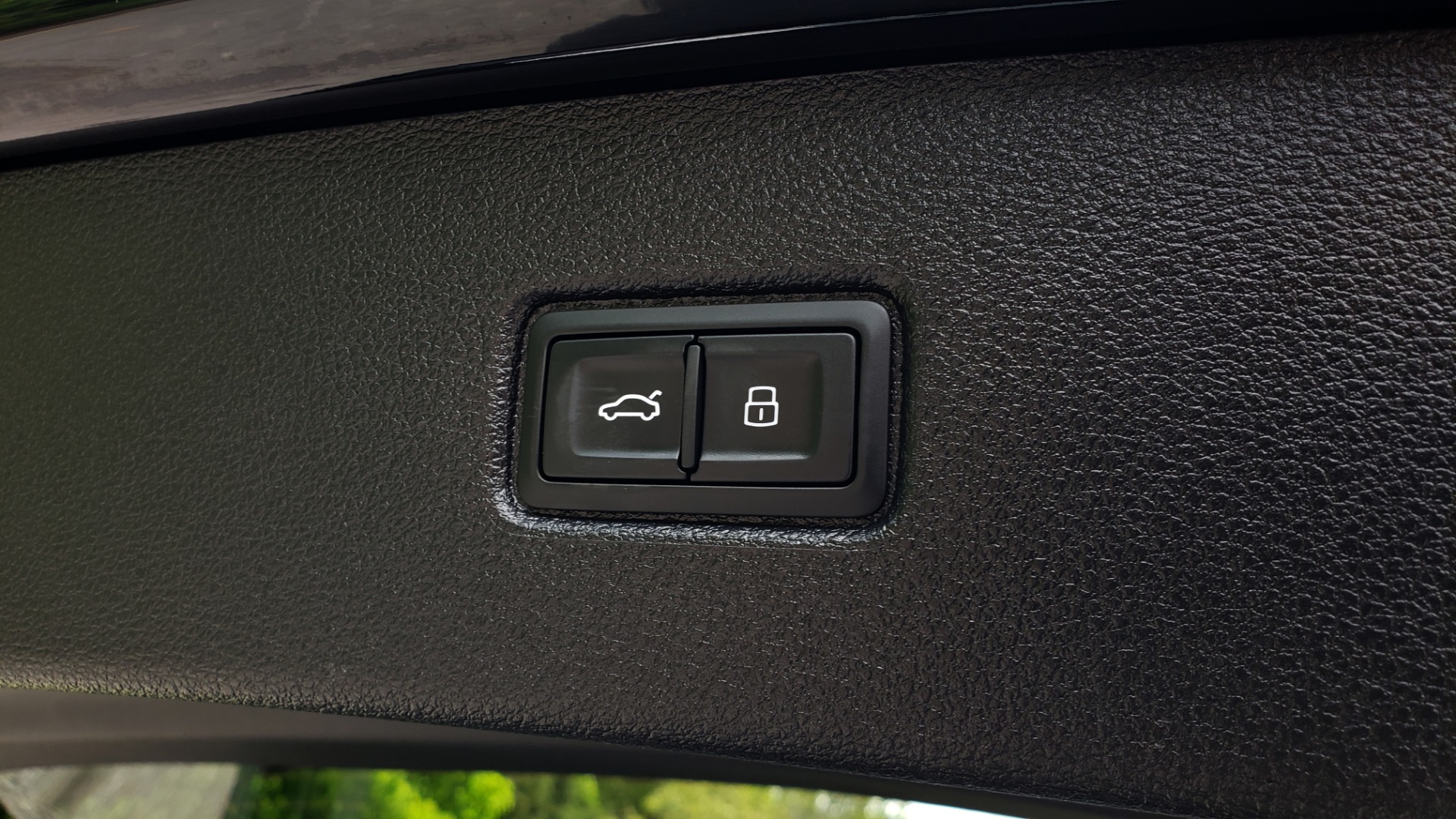 Used 2017 Audi Q7 PREMIUM PLUS / VISION PKG / NAV / PANO-ROOF / 3-ROW / REARVIEW for sale Sold at Formula Imports in Charlotte NC 28227 19