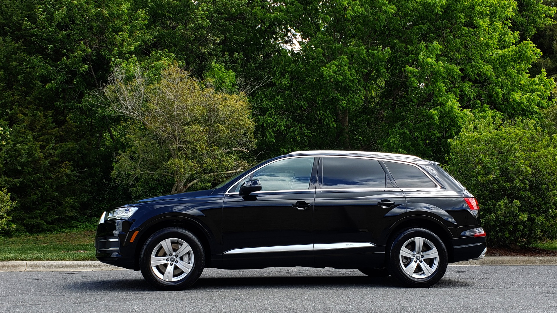 Used 2017 Audi Q7 PREMIUM PLUS / VISION PKG / NAV / PANO-ROOF / 3-ROW / REARVIEW for sale Sold at Formula Imports in Charlotte NC 28227 2