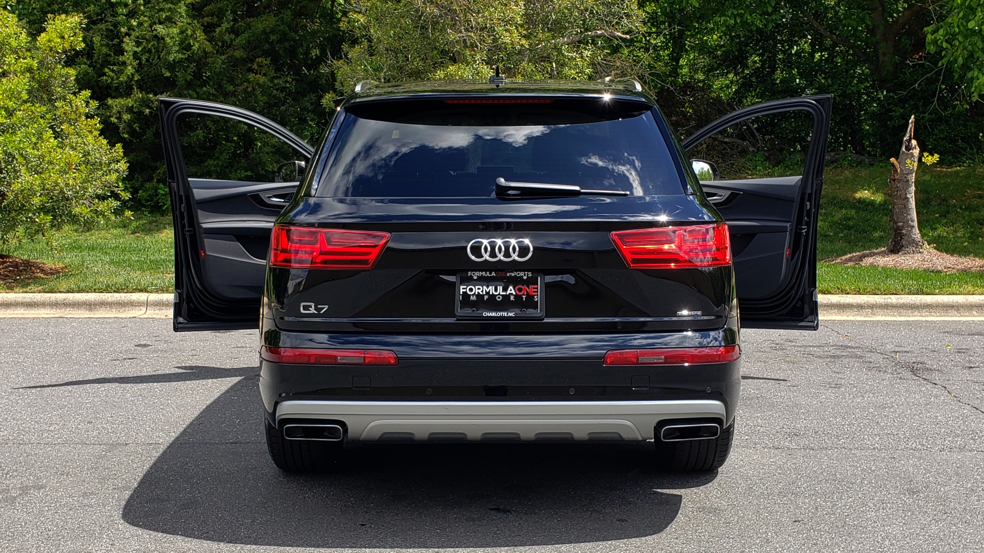 Used 2017 Audi Q7 PREMIUM PLUS / VISION PKG / NAV / PANO-ROOF / 3-ROW / REARVIEW for sale Sold at Formula Imports in Charlotte NC 28227 27