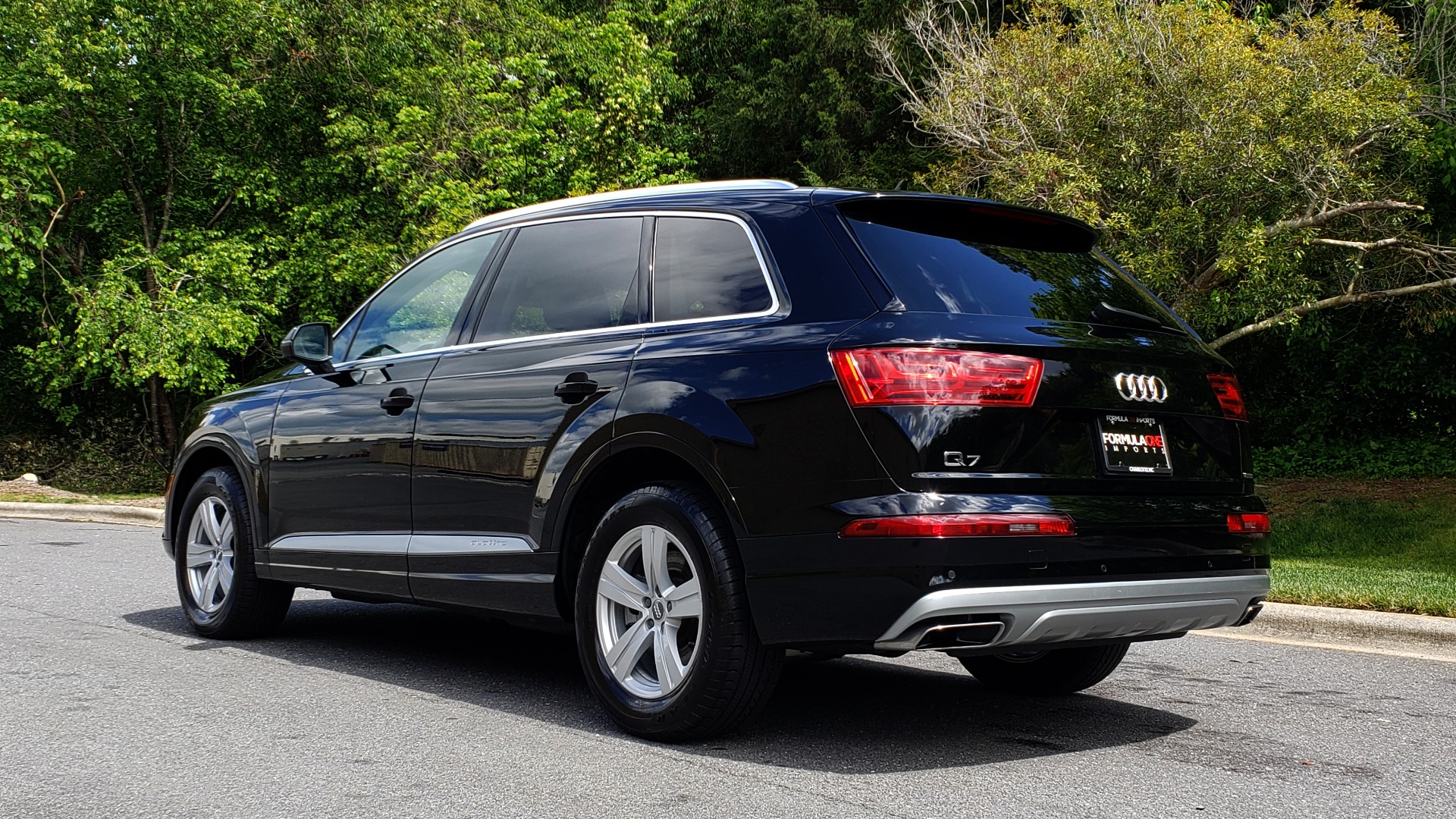 Used 2017 Audi Q7 PREMIUM PLUS / VISION PKG / NAV / PANO-ROOF / 3-ROW / REARVIEW for sale Sold at Formula Imports in Charlotte NC 28227 3