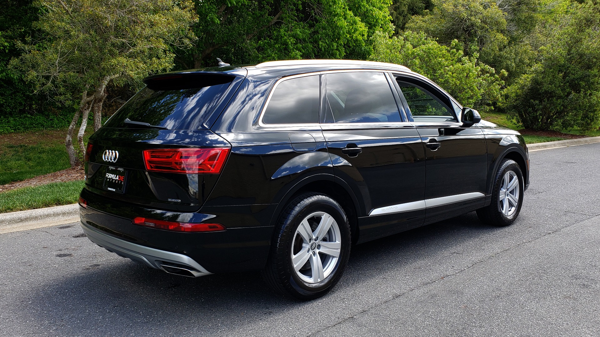 Used 2017 Audi Q7 PREMIUM PLUS / VISION PKG / NAV / PANO-ROOF / 3-ROW / REARVIEW for sale Sold at Formula Imports in Charlotte NC 28227 6