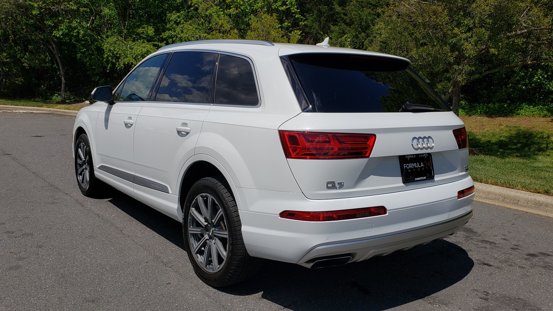 Used 2017 Audi Q7 PREMIUM PLUS / VISION PKG / NAV / PANO-ROOF / 3-ROW / REARVIEW for sale Sold at Formula Imports in Charlotte NC 28227 3