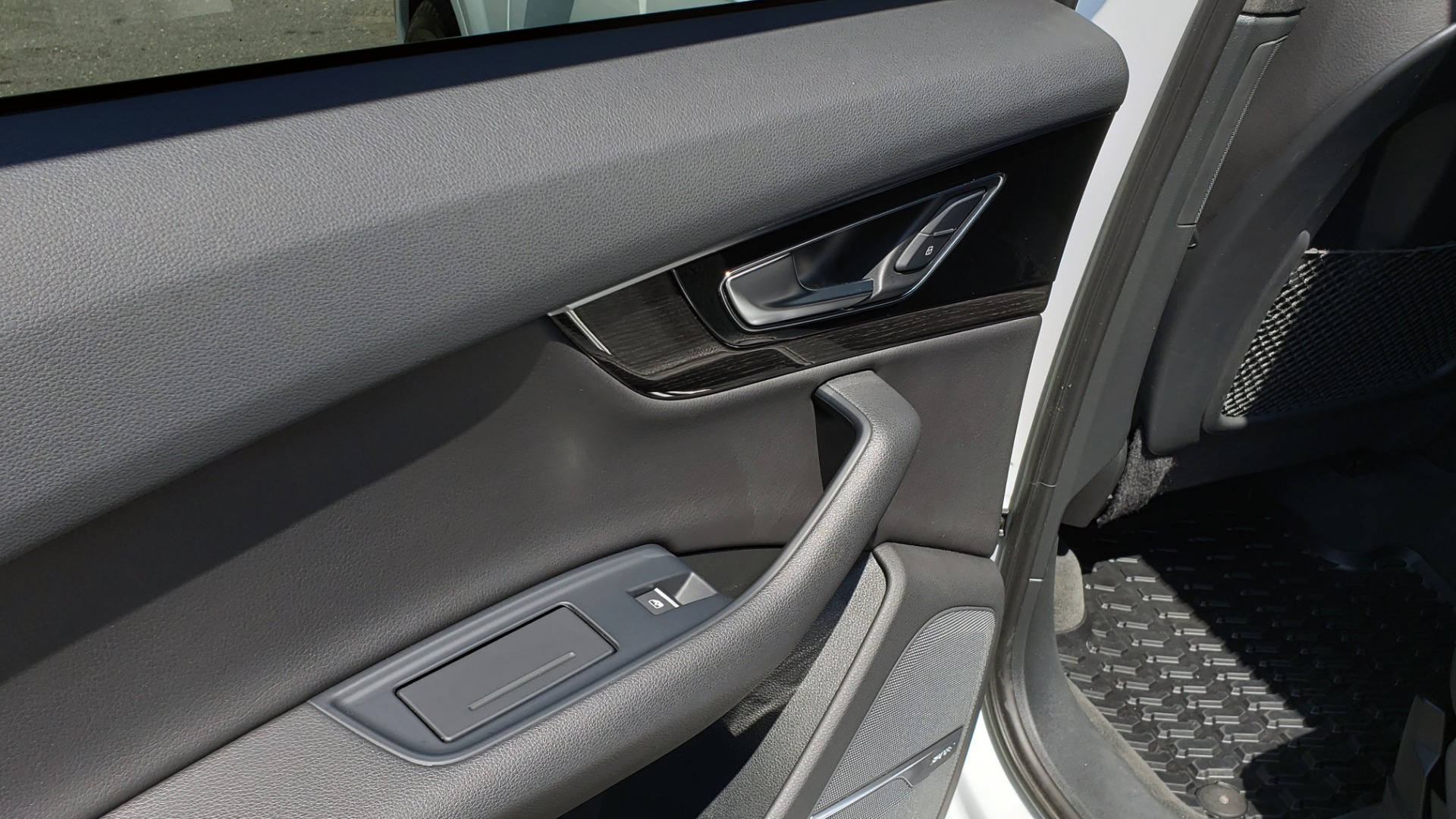 Used 2017 Audi Q7 PREMIUM PLUS / VISION PKG / NAV / PANO-ROOF / 3-ROW / REARVIEW for sale Sold at Formula Imports in Charlotte NC 28227 62