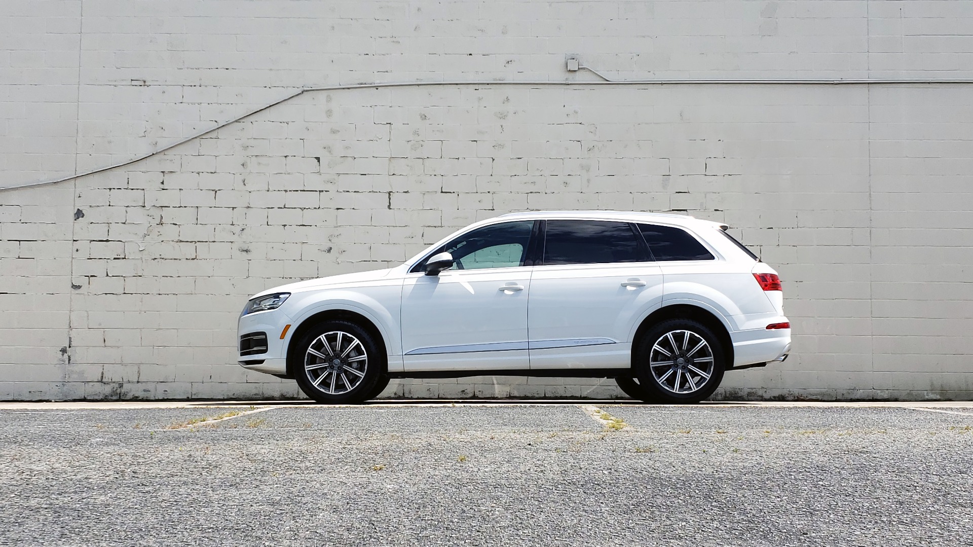 Used 2017 Audi Q7 PREMIUM PLUS / VISION PKG / NAV / PANO-ROOF / 3-ROW / REARVIEW for sale Sold at Formula Imports in Charlotte NC 28227 97