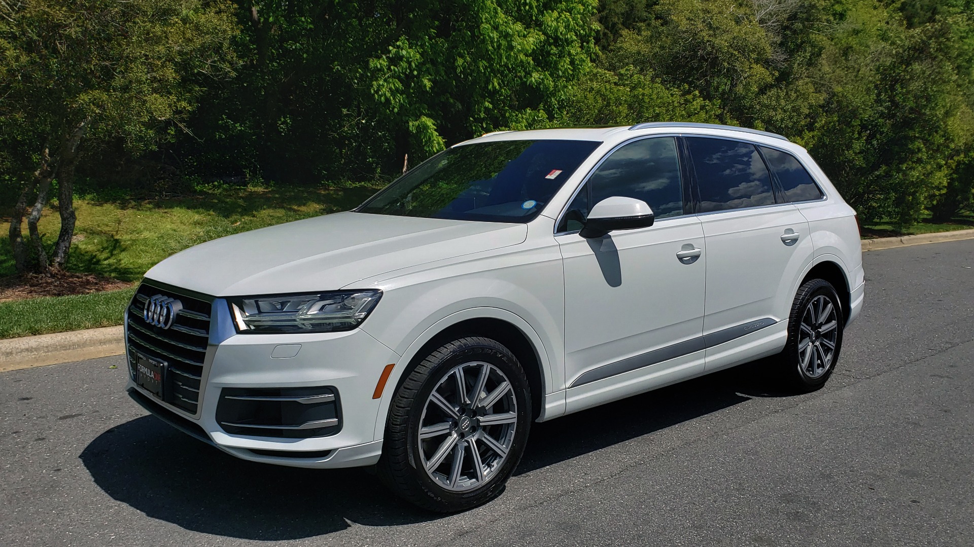 Used 2017 Audi Q7 PREMIUM PLUS / VISION PKG / NAV / PANO-ROOF / 3-ROW / REARVIEW for sale Sold at Formula Imports in Charlotte NC 28227 1