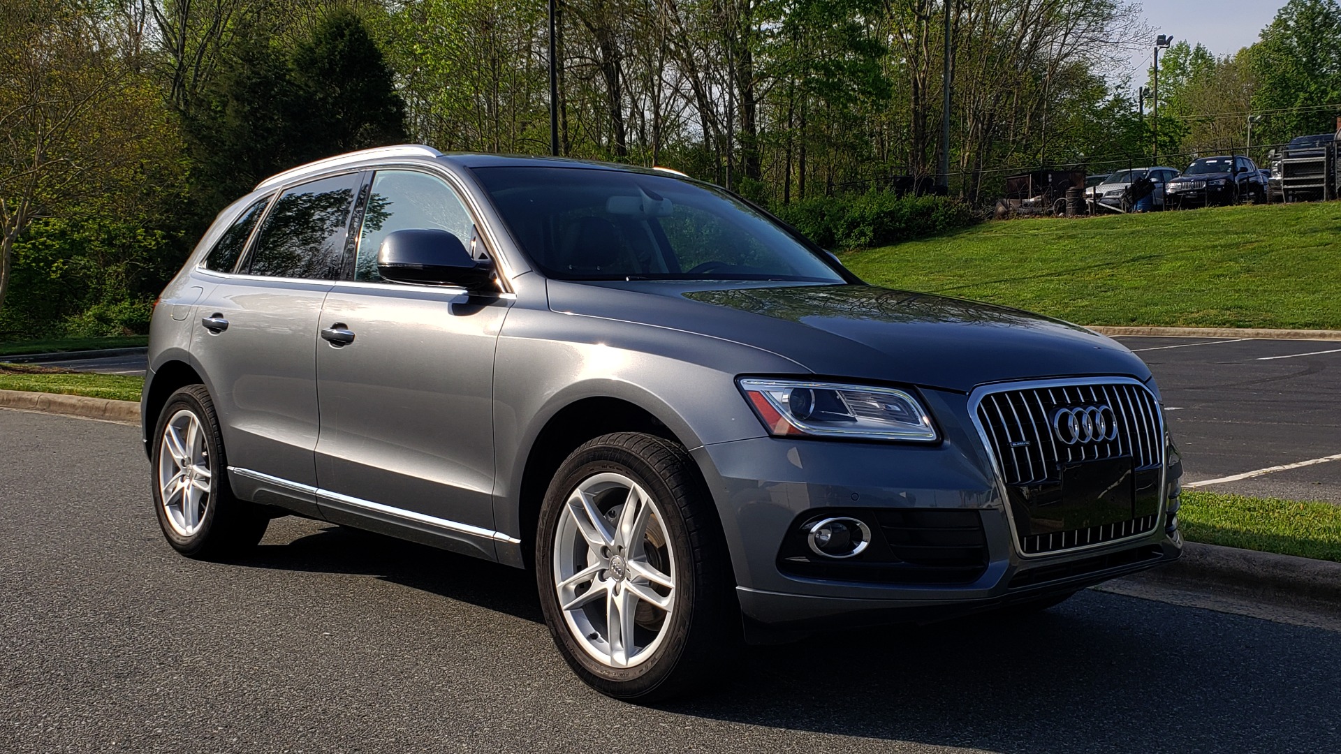 Used 2015 Audi Q5 PREMIUM PLUS / TECH PKG / NAV / PANO-ROOF / REARVIEW for sale Sold at Formula Imports in Charlotte NC 28227 4
