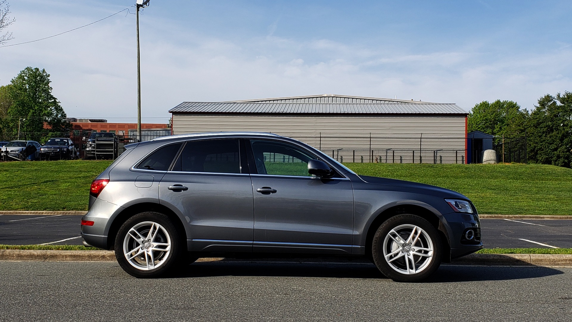 Used 2015 Audi Q5 PREMIUM PLUS / TECH PKG / NAV / PANO-ROOF / REARVIEW for sale Sold at Formula Imports in Charlotte NC 28227 5