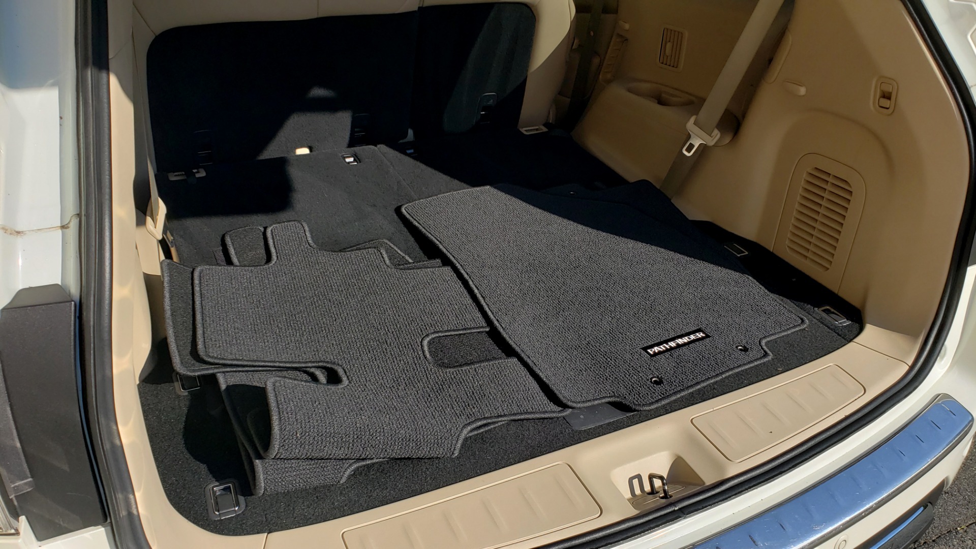 Used 2016 Nissan PATHFINDER PLATINUM 2WD / NAV / SUNROOF / REARVIEW / 3-ROW for sale Sold at Formula Imports in Charlotte NC 28227 20