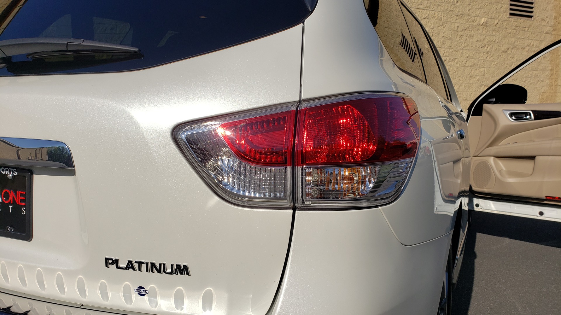 Used 2016 Nissan PATHFINDER PLATINUM 2WD / NAV / SUNROOF / REARVIEW / 3-ROW for sale Sold at Formula Imports in Charlotte NC 28227 26