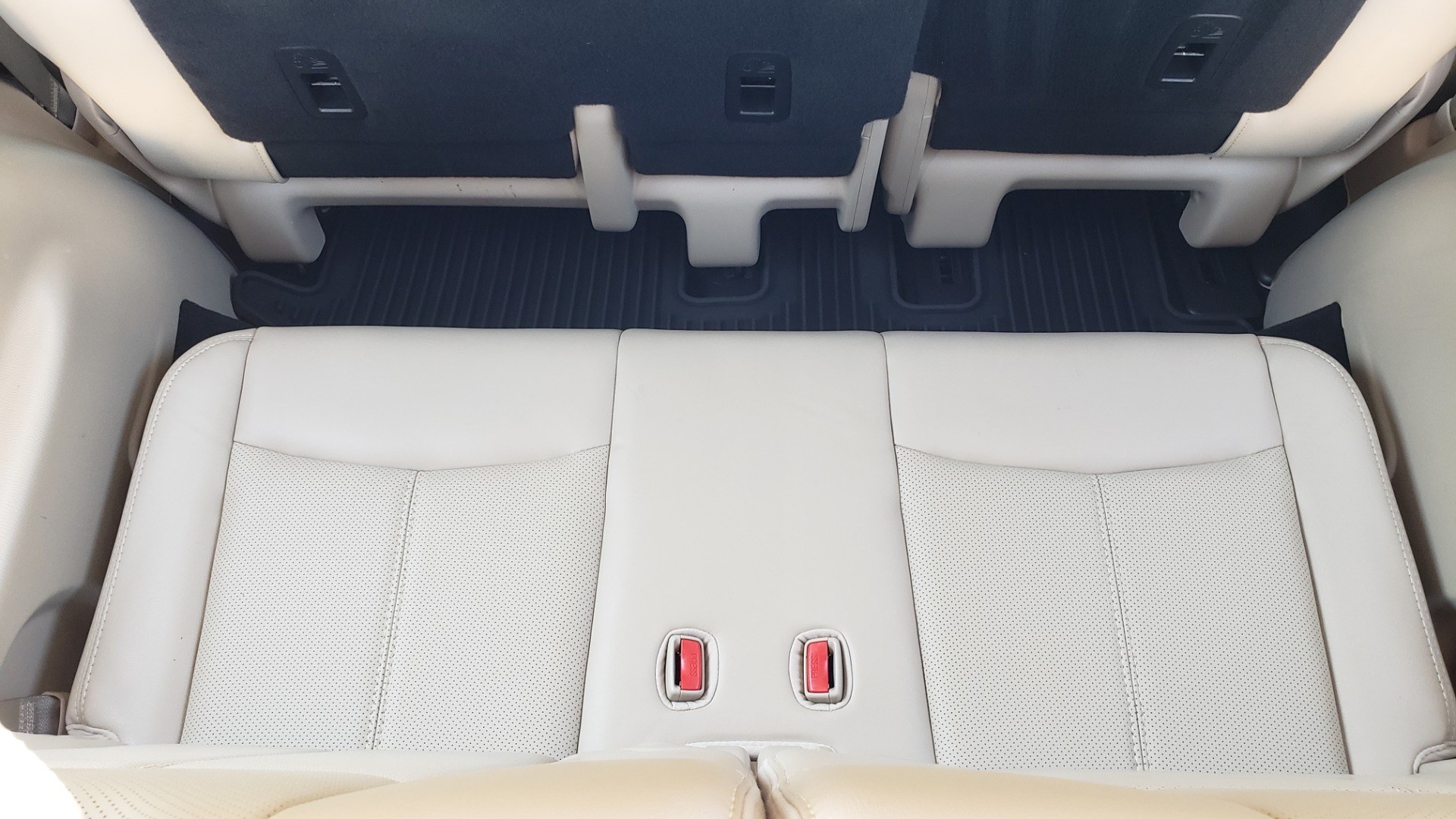 Used 2016 Nissan PATHFINDER PLATINUM 2WD / NAV / SUNROOF / REARVIEW / 3-ROW for sale Sold at Formula Imports in Charlotte NC 28227 33
