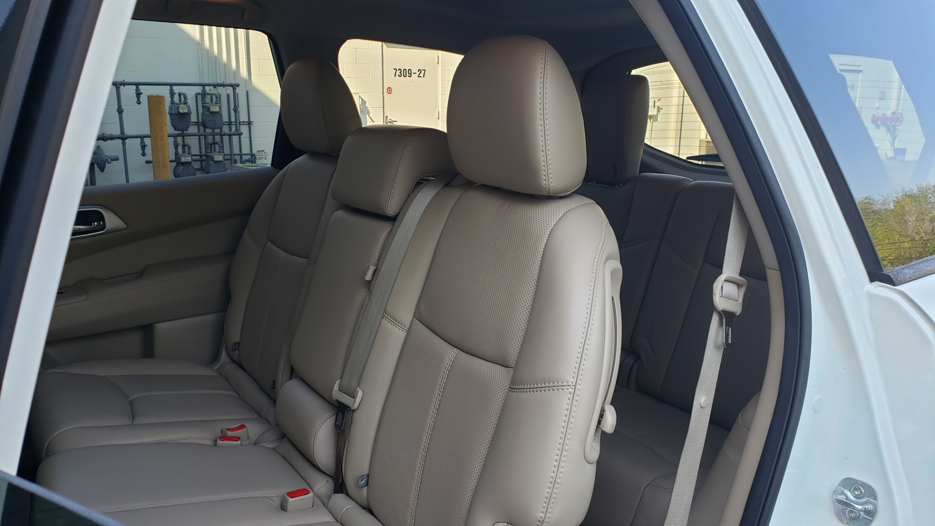 Used 2016 Nissan PATHFINDER PLATINUM 2WD / NAV / SUNROOF / REARVIEW / 3-ROW for sale Sold at Formula Imports in Charlotte NC 28227 69