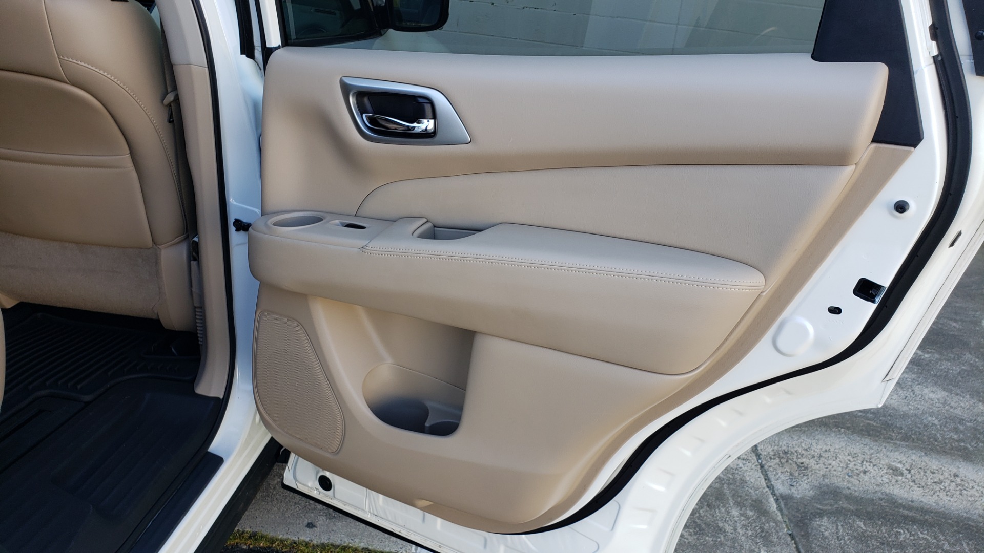 Used 2016 Nissan PATHFINDER PLATINUM 2WD / NAV / SUNROOF / REARVIEW / 3-ROW for sale Sold at Formula Imports in Charlotte NC 28227 78