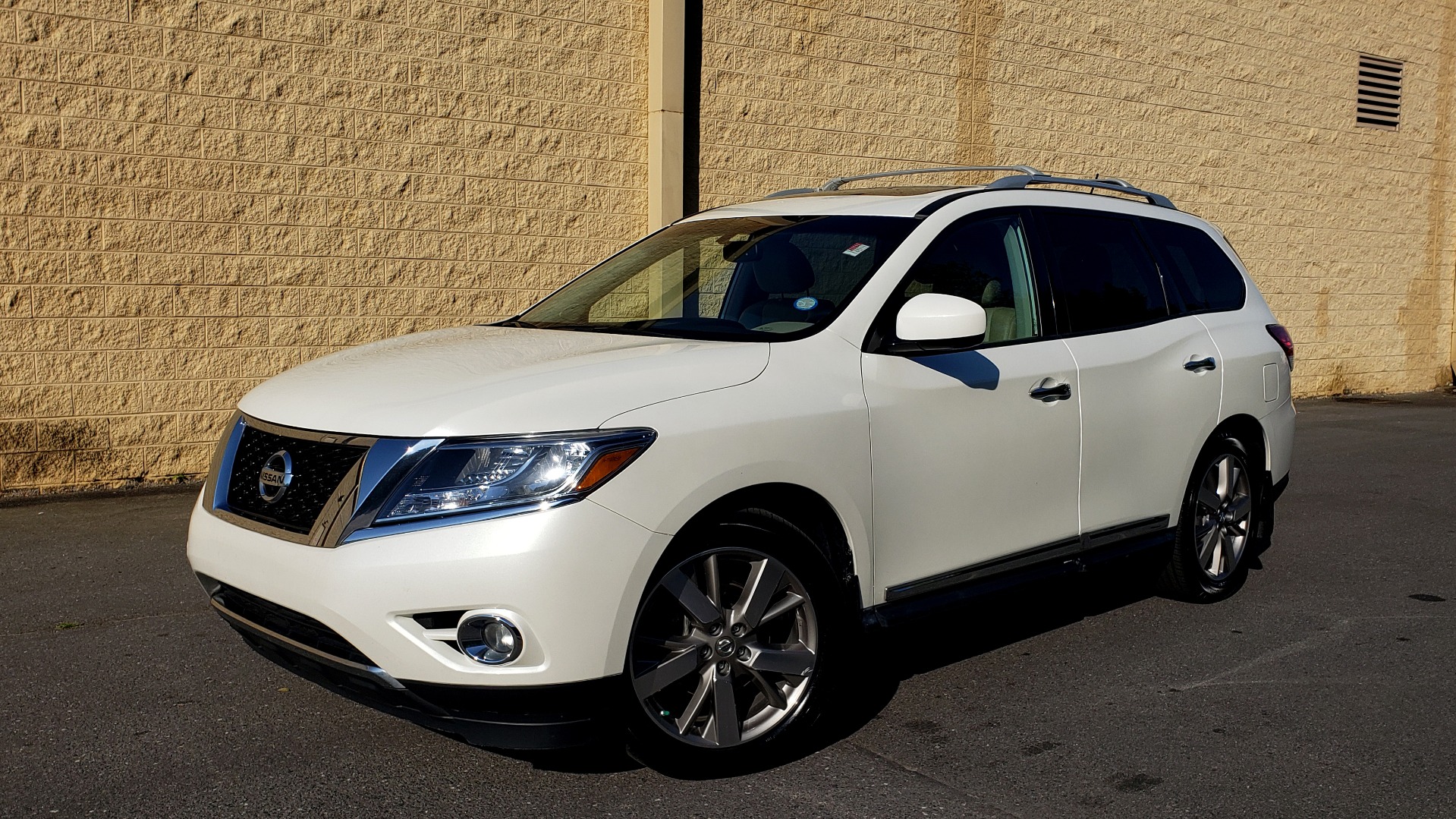 Used 2016 Nissan PATHFINDER PLATINUM 2WD / NAV / SUNROOF / REARVIEW / 3-ROW for sale Sold at Formula Imports in Charlotte NC 28227 1
