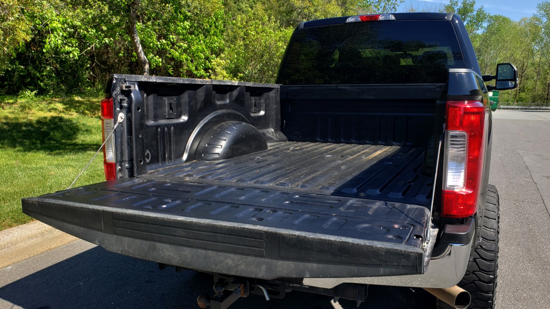 Used 2017 Ford SUPERDUTY F-250 SRW XL 4X4 / 160 WB / 6.2L EFI V8 / 6-SPD AUTO / 6'8 BED for sale Sold at Formula Imports in Charlotte NC 28227 20
