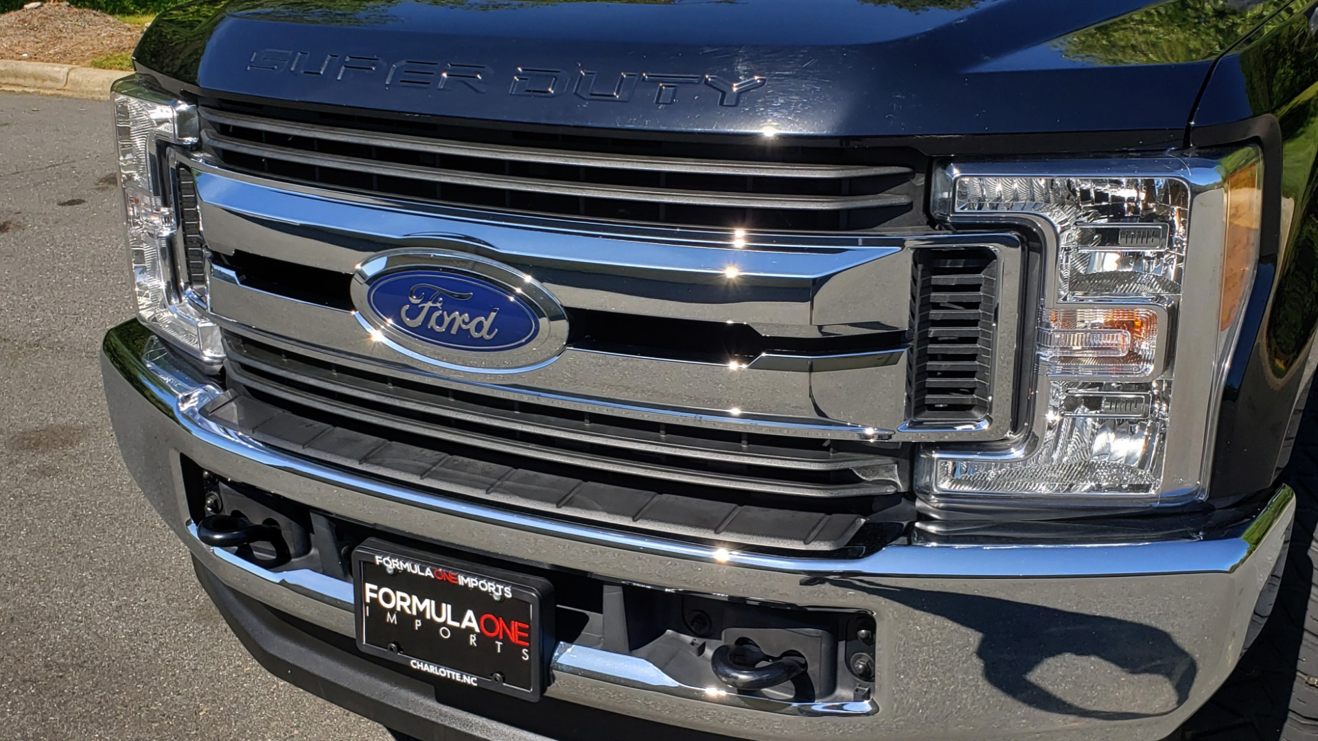 Used 2017 Ford SUPERDUTY F-250 SRW XL 4X4 / 160 WB / 6.2L EFI V8 / 6-SPD AUTO / 6'8 BED for sale Sold at Formula Imports in Charlotte NC 28227 33