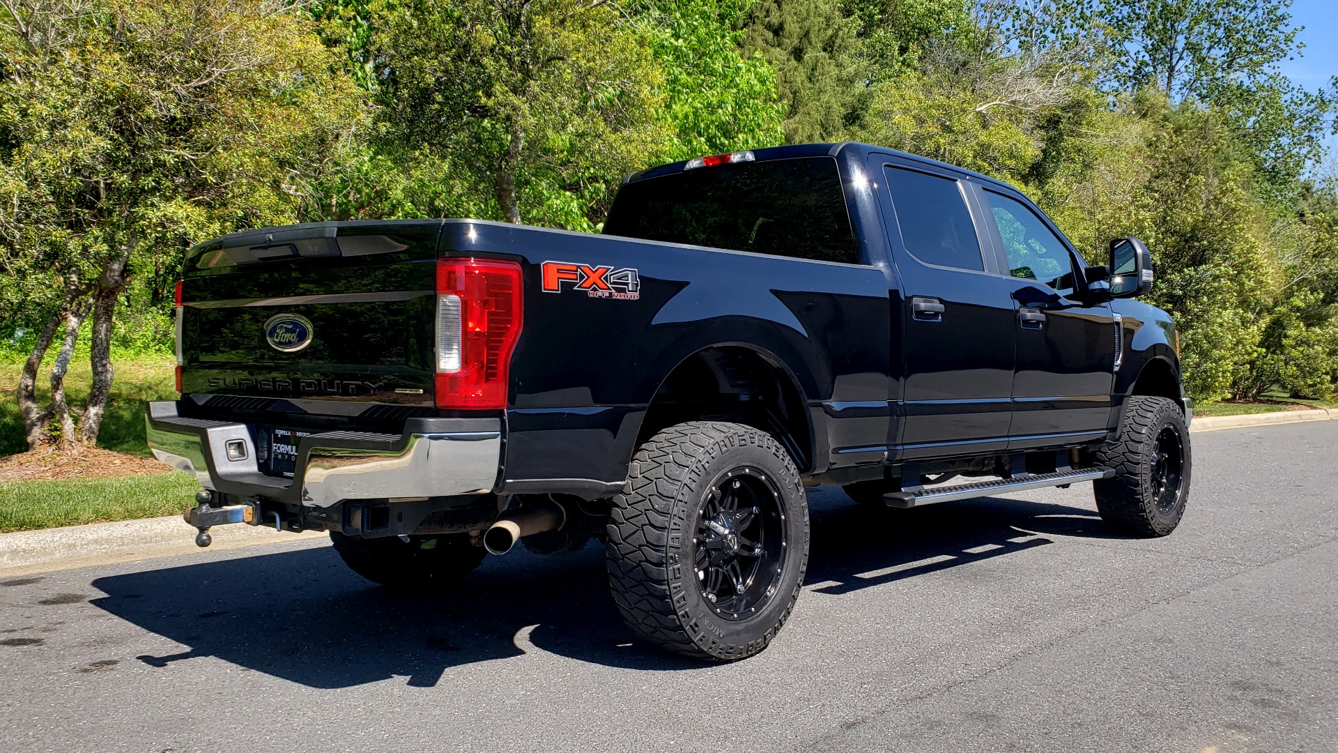 Used 2017 Ford SUPERDUTY F-250 SRW XL 4X4 / 160 WB / 6.2L EFI V8 / 6-SPD AUTO / 6'8 BED for sale Sold at Formula Imports in Charlotte NC 28227 6