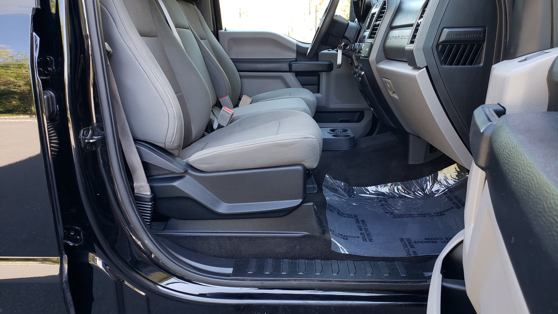 Used 2017 Ford SUPERDUTY F-250 SRW XL 4X4 / 160 WB / 6.2L EFI V8 / 6-SPD AUTO / 6'8 BED for sale Sold at Formula Imports in Charlotte NC 28227 72
